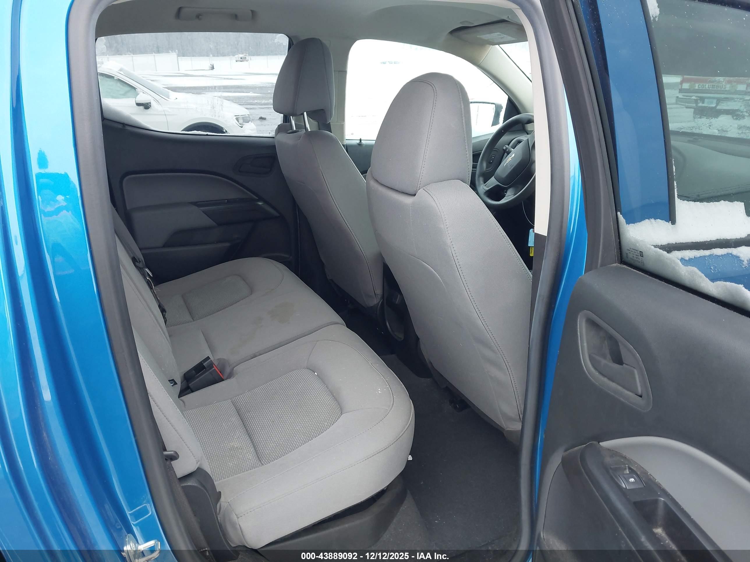 CHEVROLET COLORADO image 8
