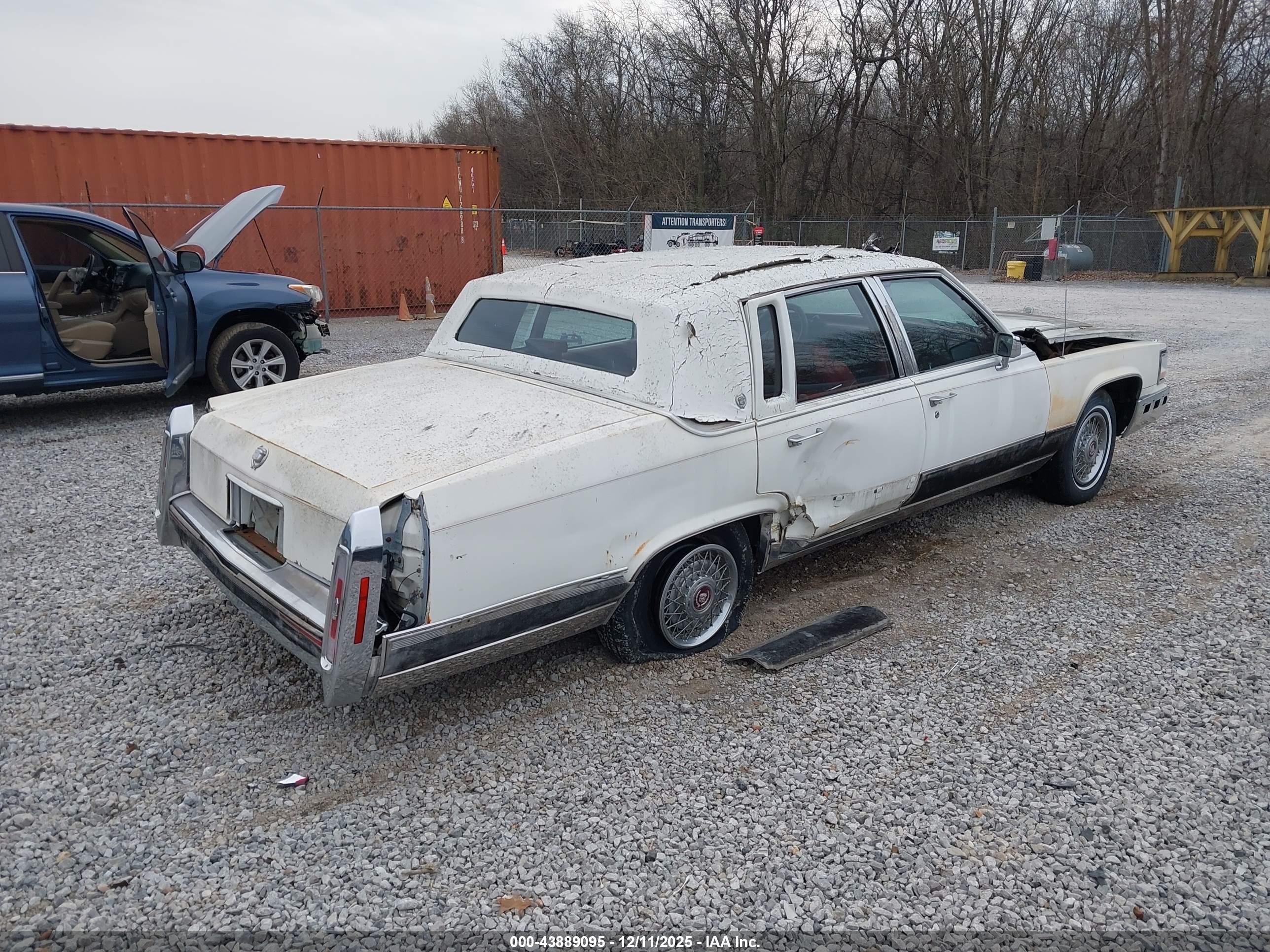 CADILLAC BROUGHAM image 4