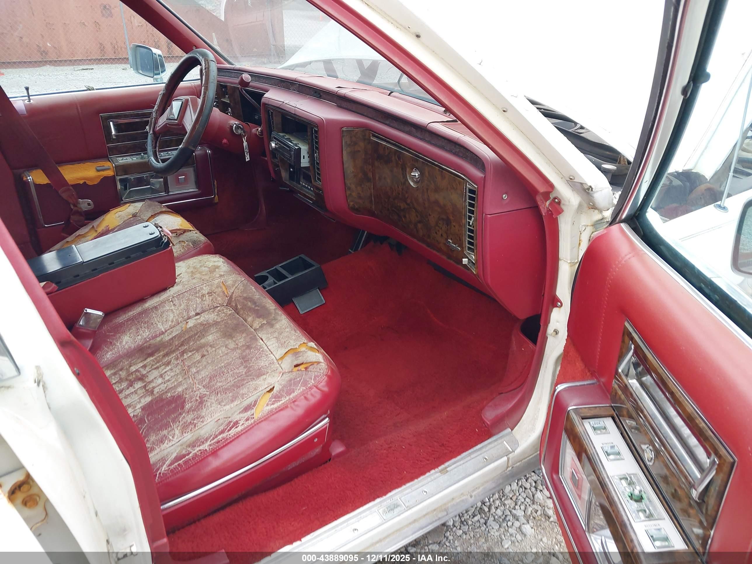 CADILLAC BROUGHAM image 5
