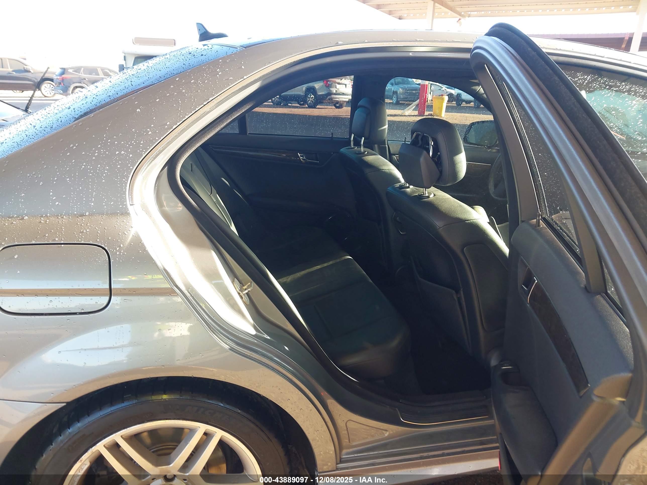 MERCEDES-BENZ C image 8