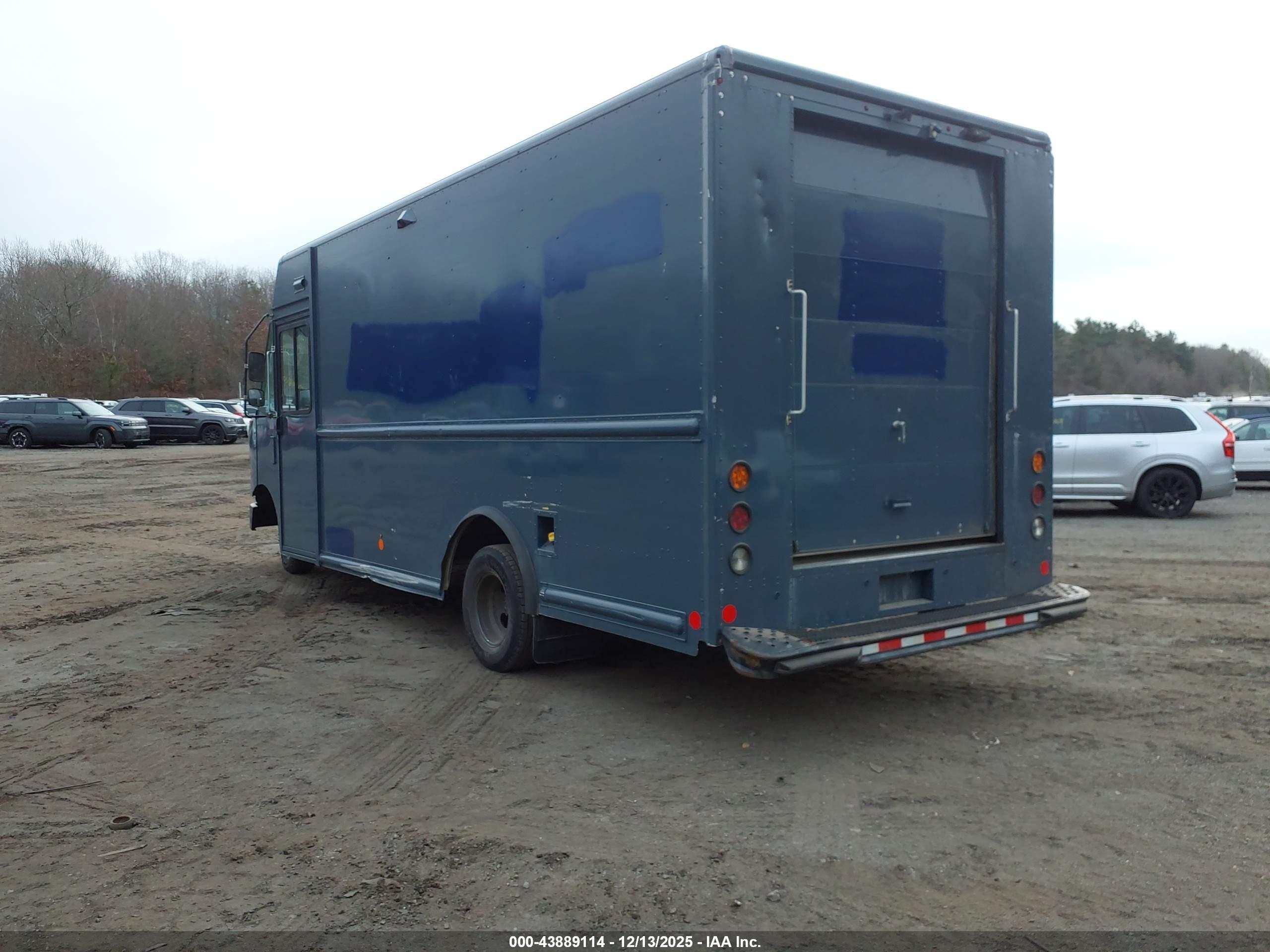 FORD E-450 image 3