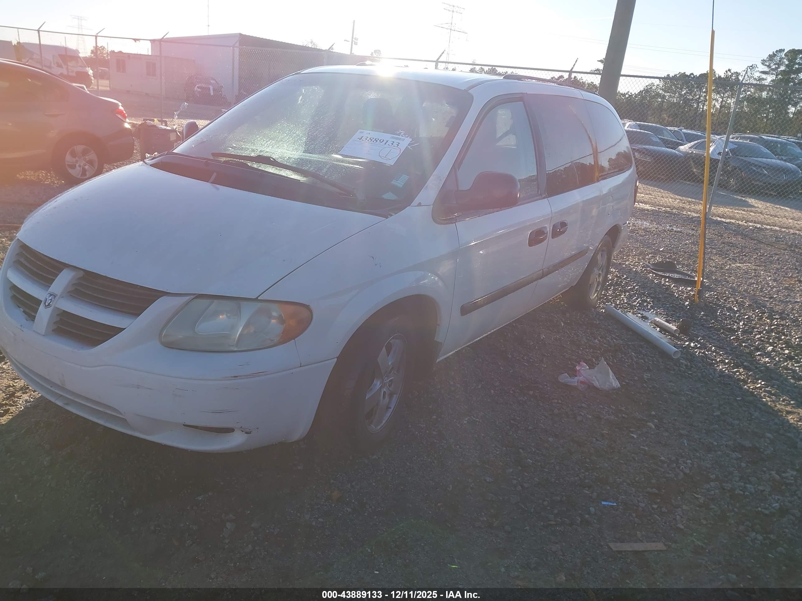 DODGE GRAND image 2