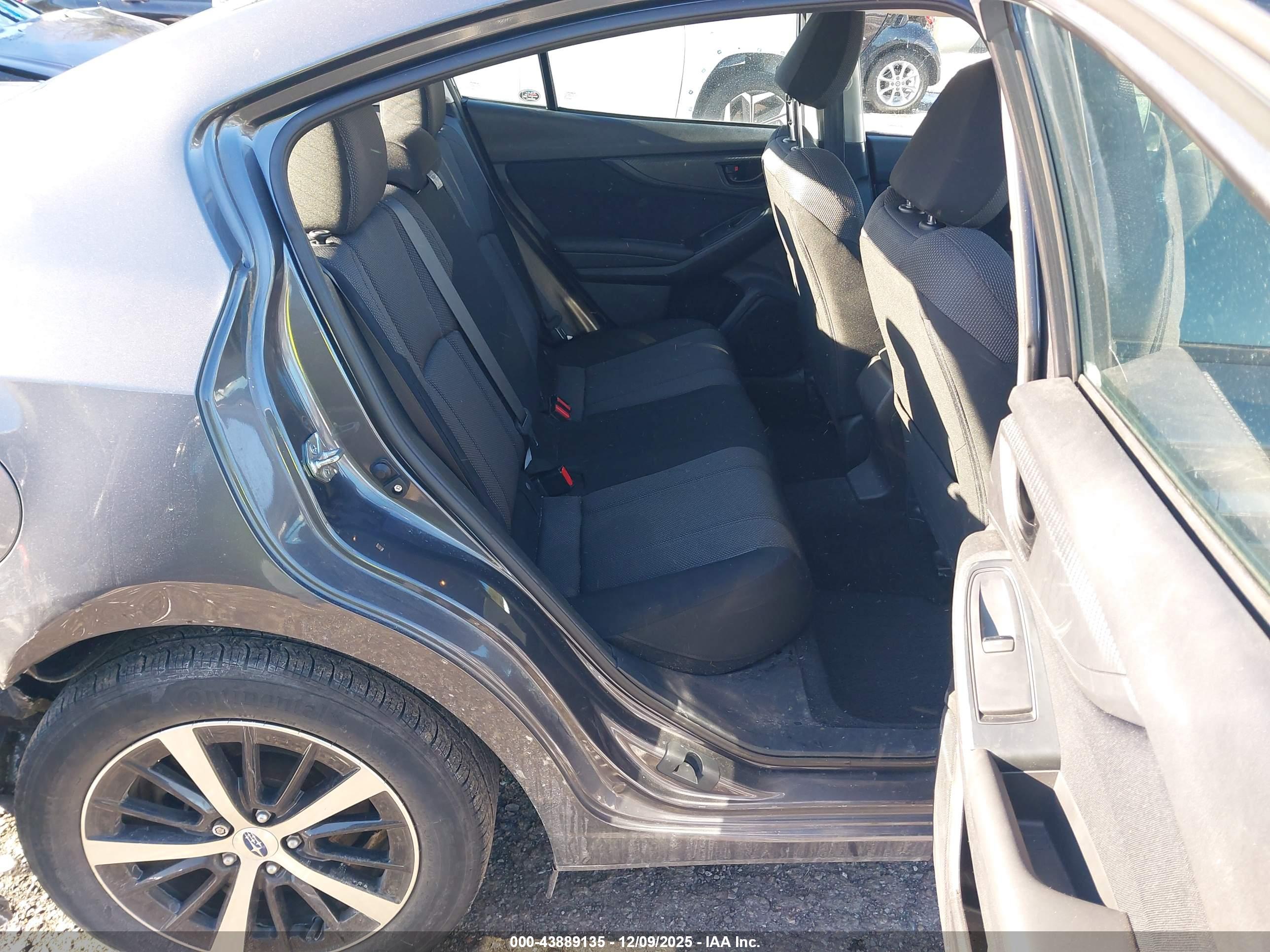 SUBARU IMPREZA image 8