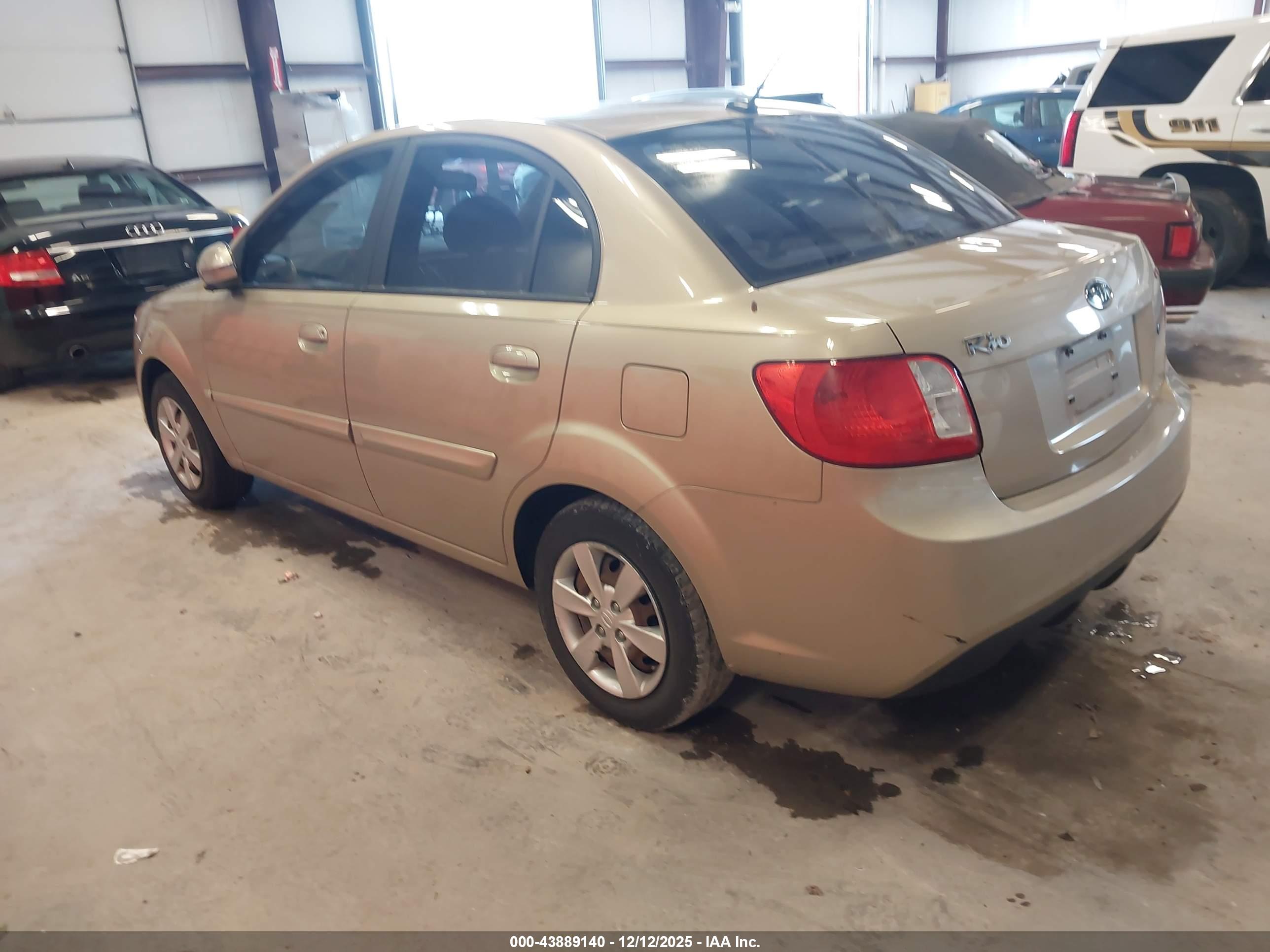 KIA RIO image 3