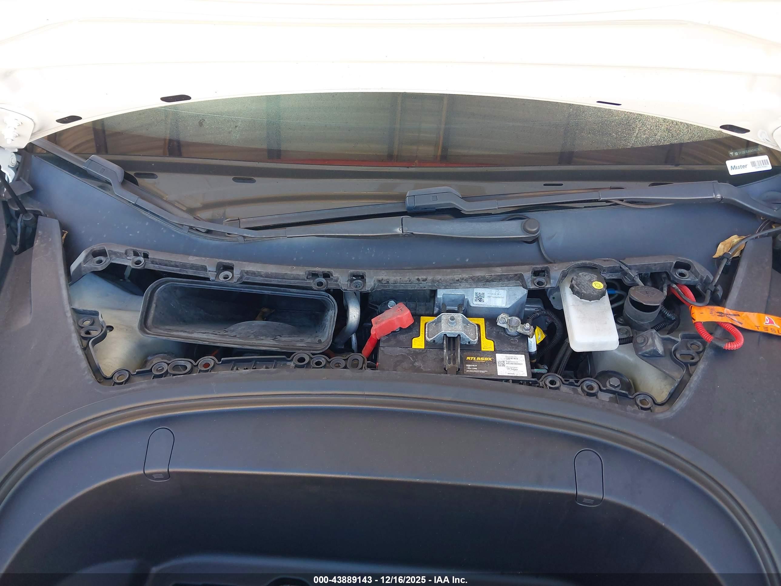 TESLA MODEL image 10