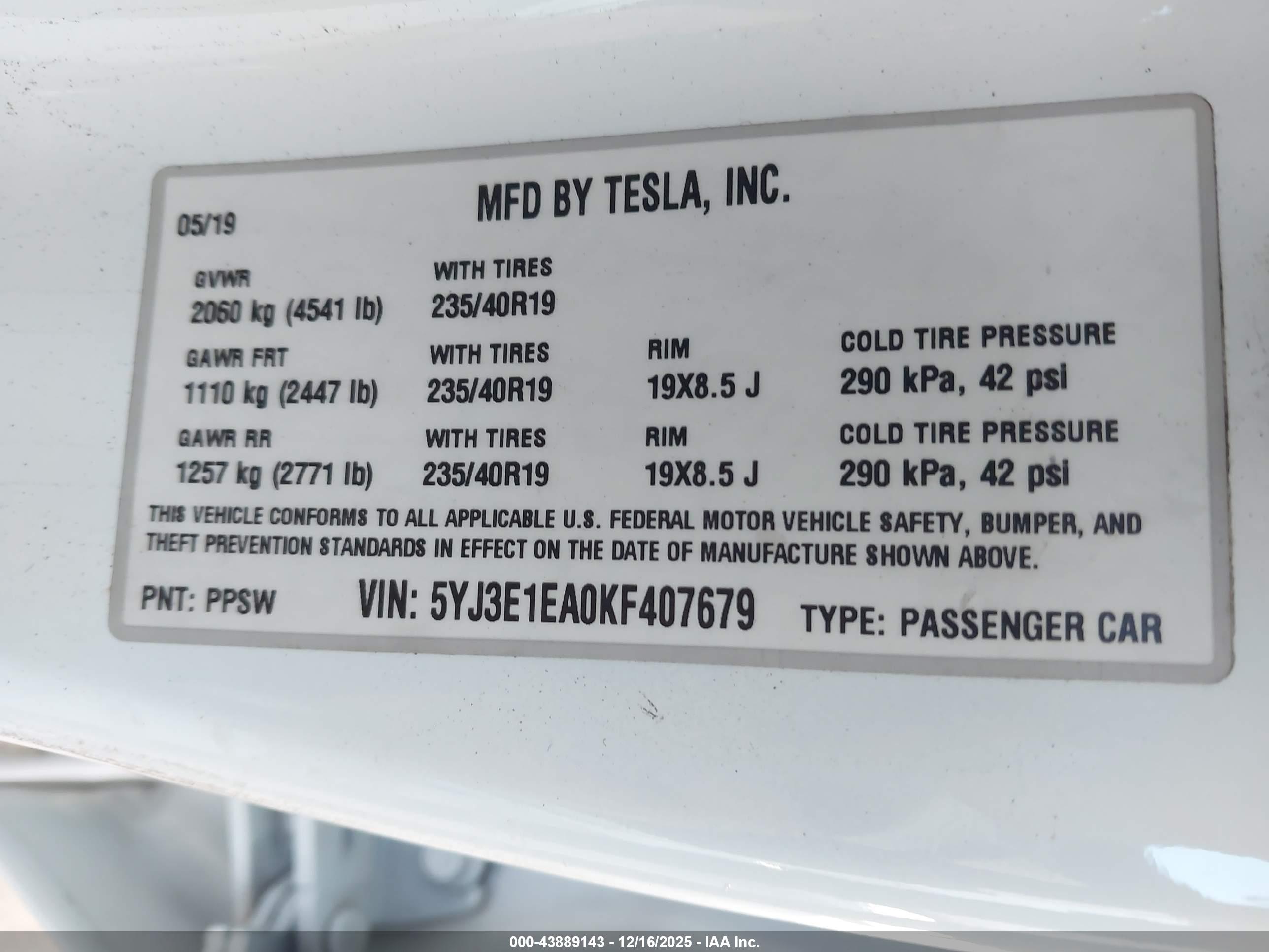 TESLA MODEL image 9