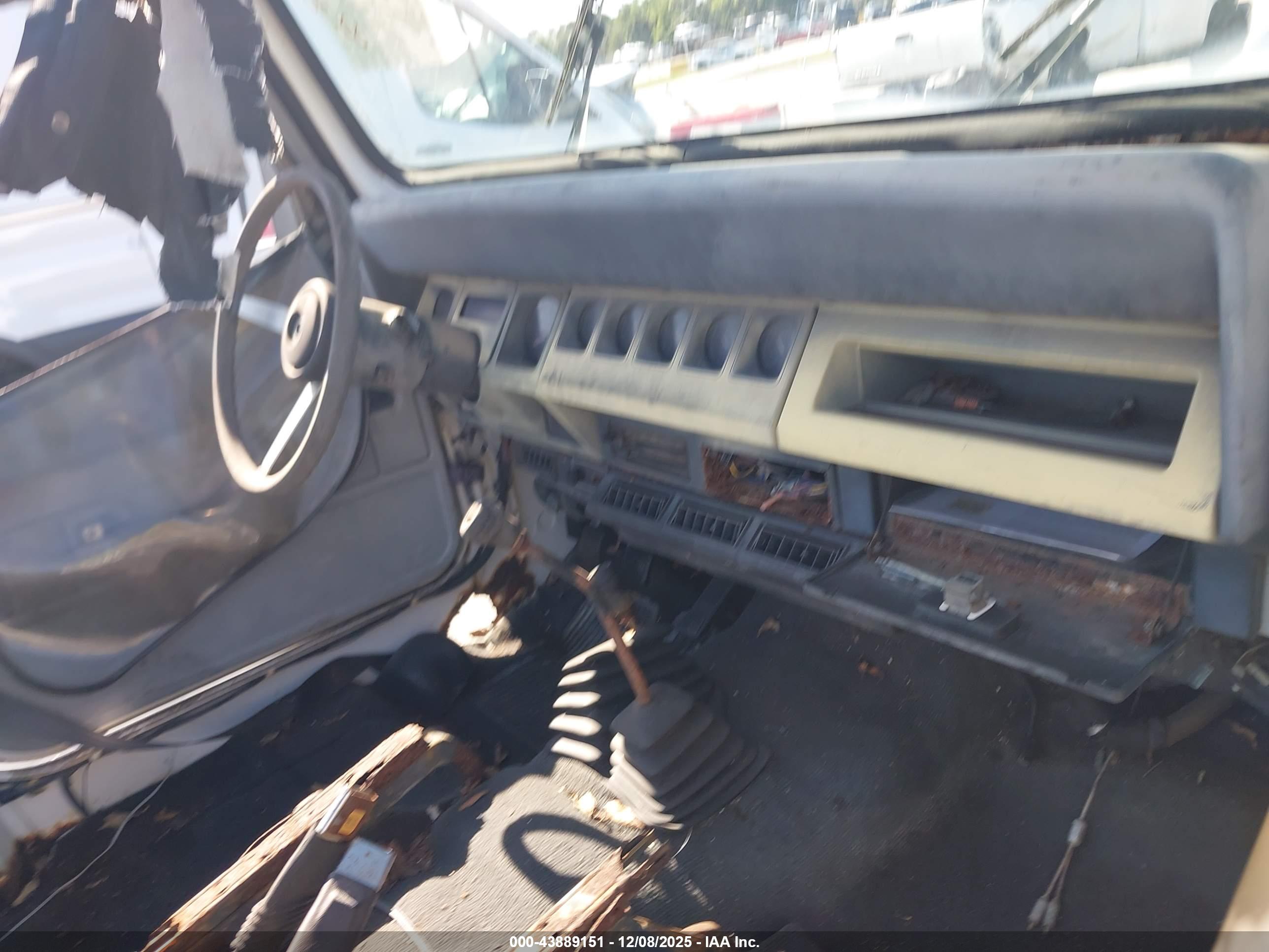 JEEP WRANGLER image 5