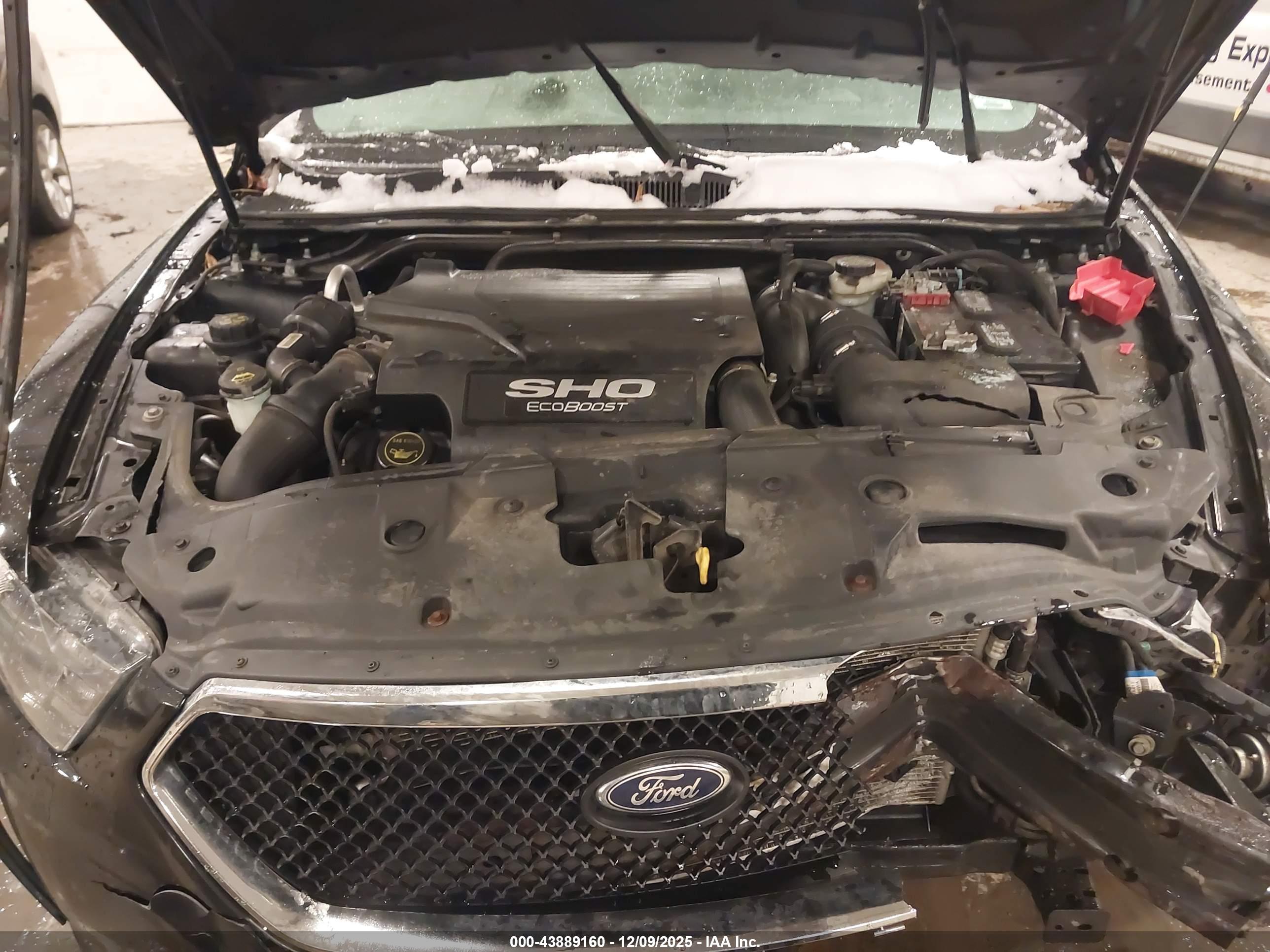 FORD TAURUS image 10