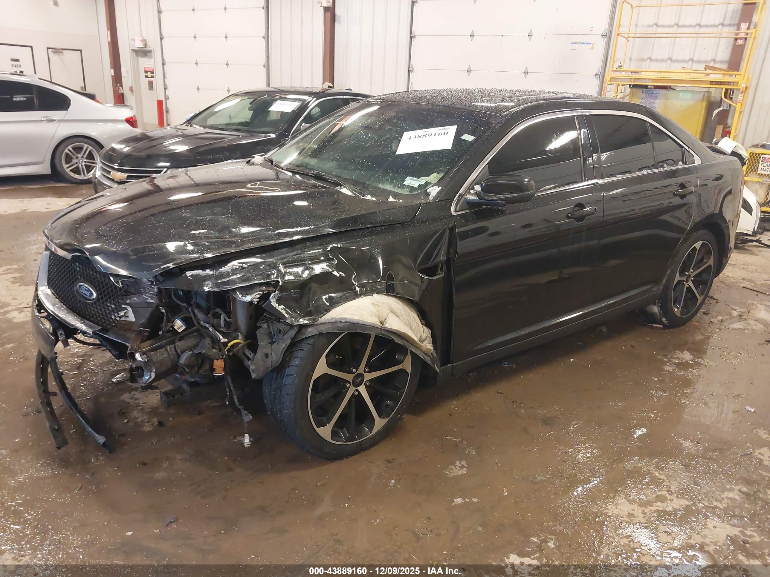 FORD TAURUS image 2