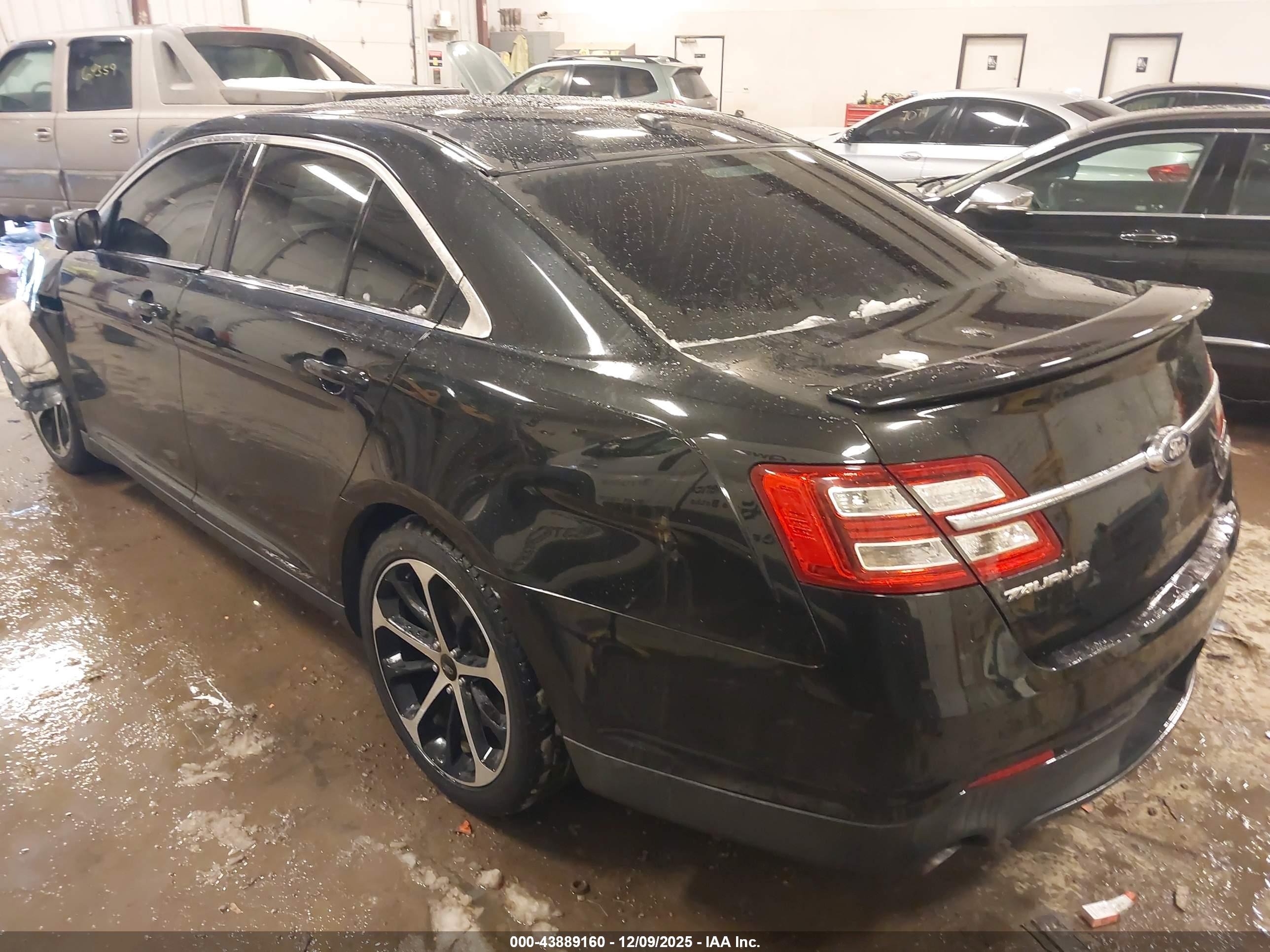 FORD TAURUS image 3