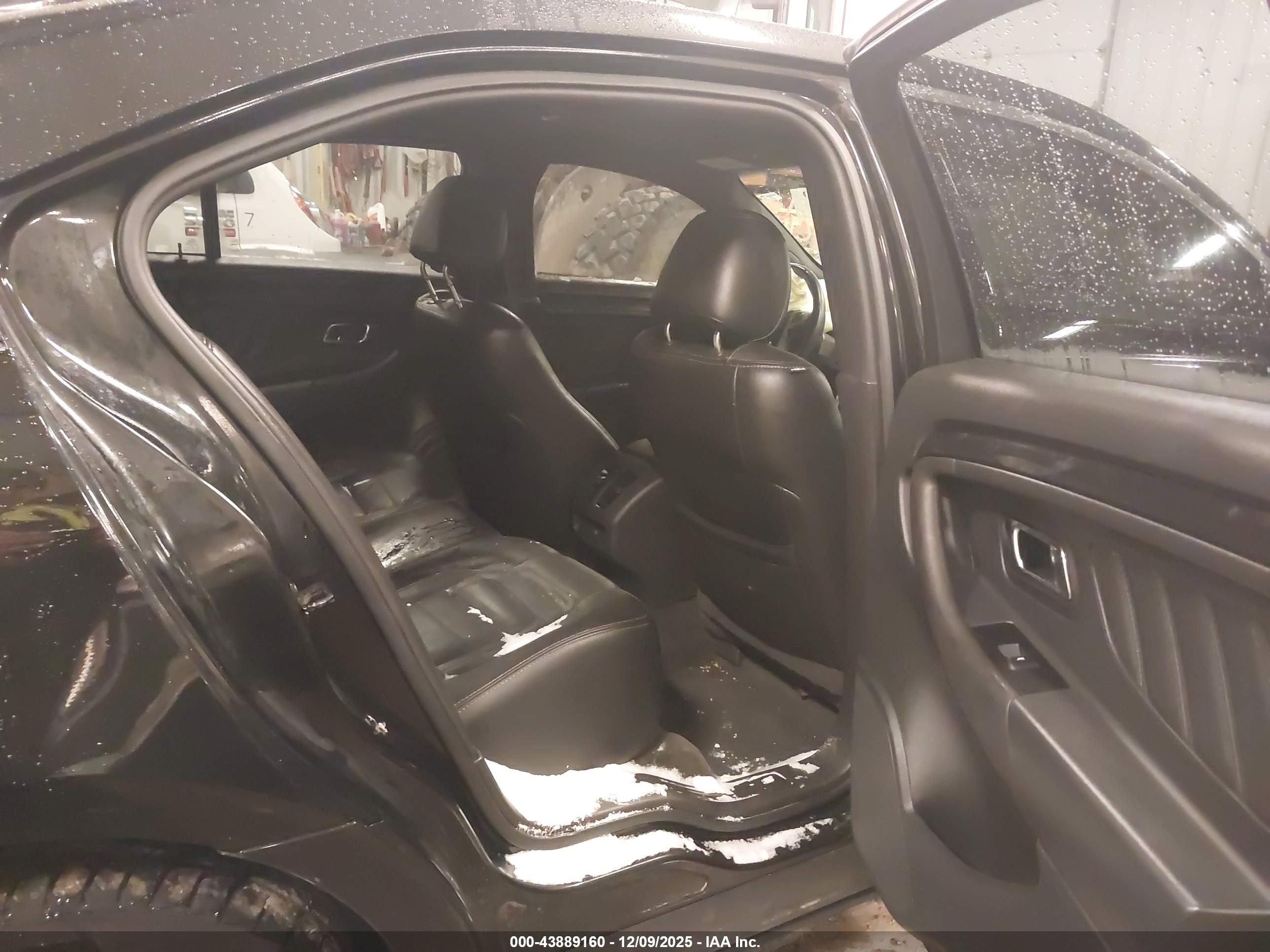 FORD TAURUS image 8