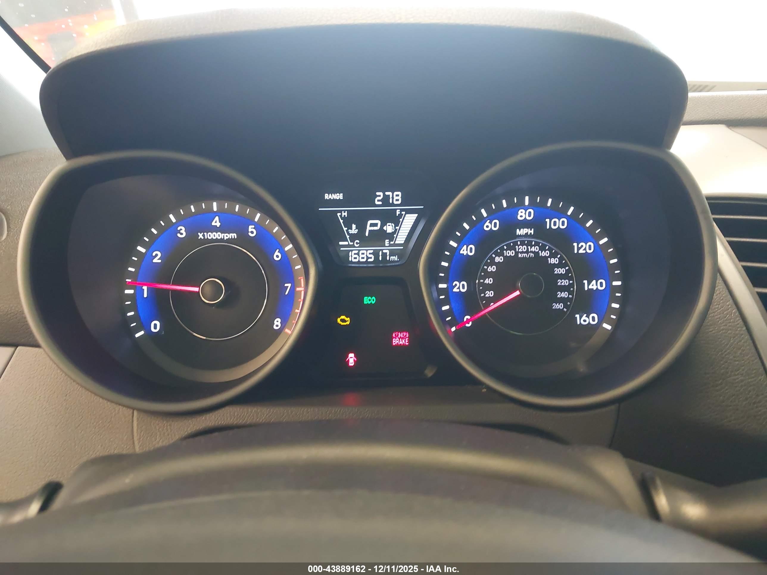 HYUNDAI ELANTRA image 7