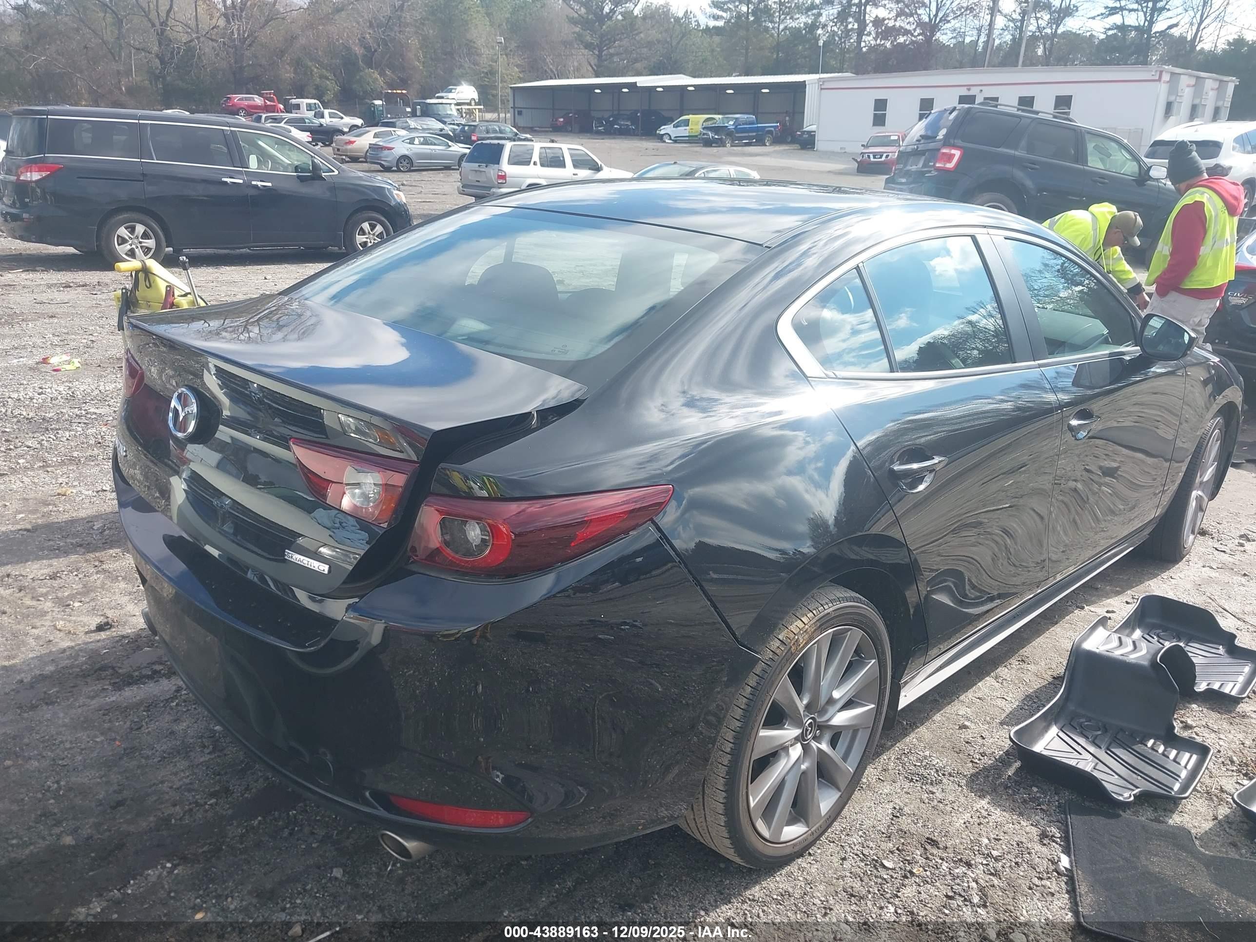 MAZDA MAZDA3 image 4
