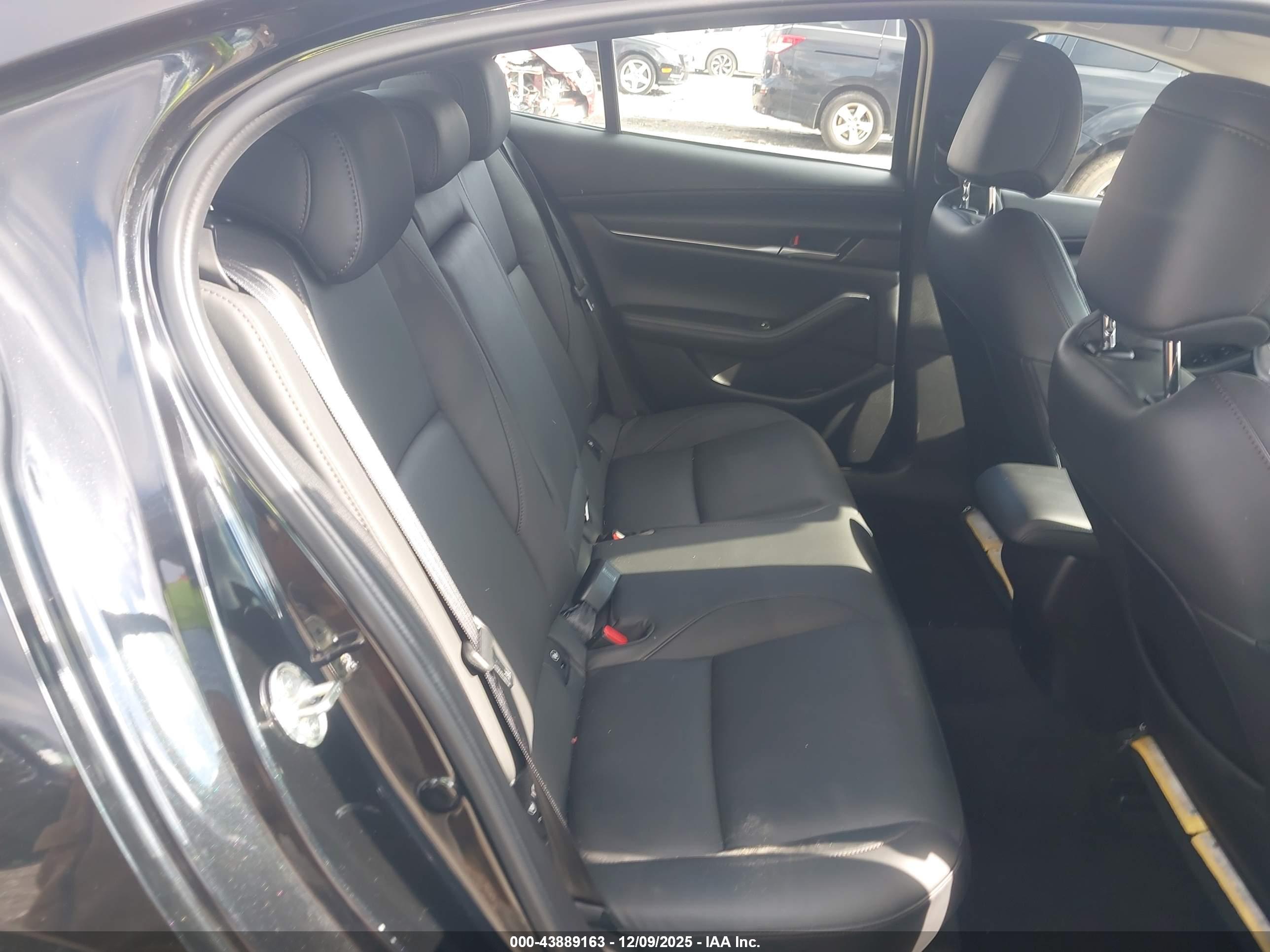 MAZDA MAZDA3 image 5