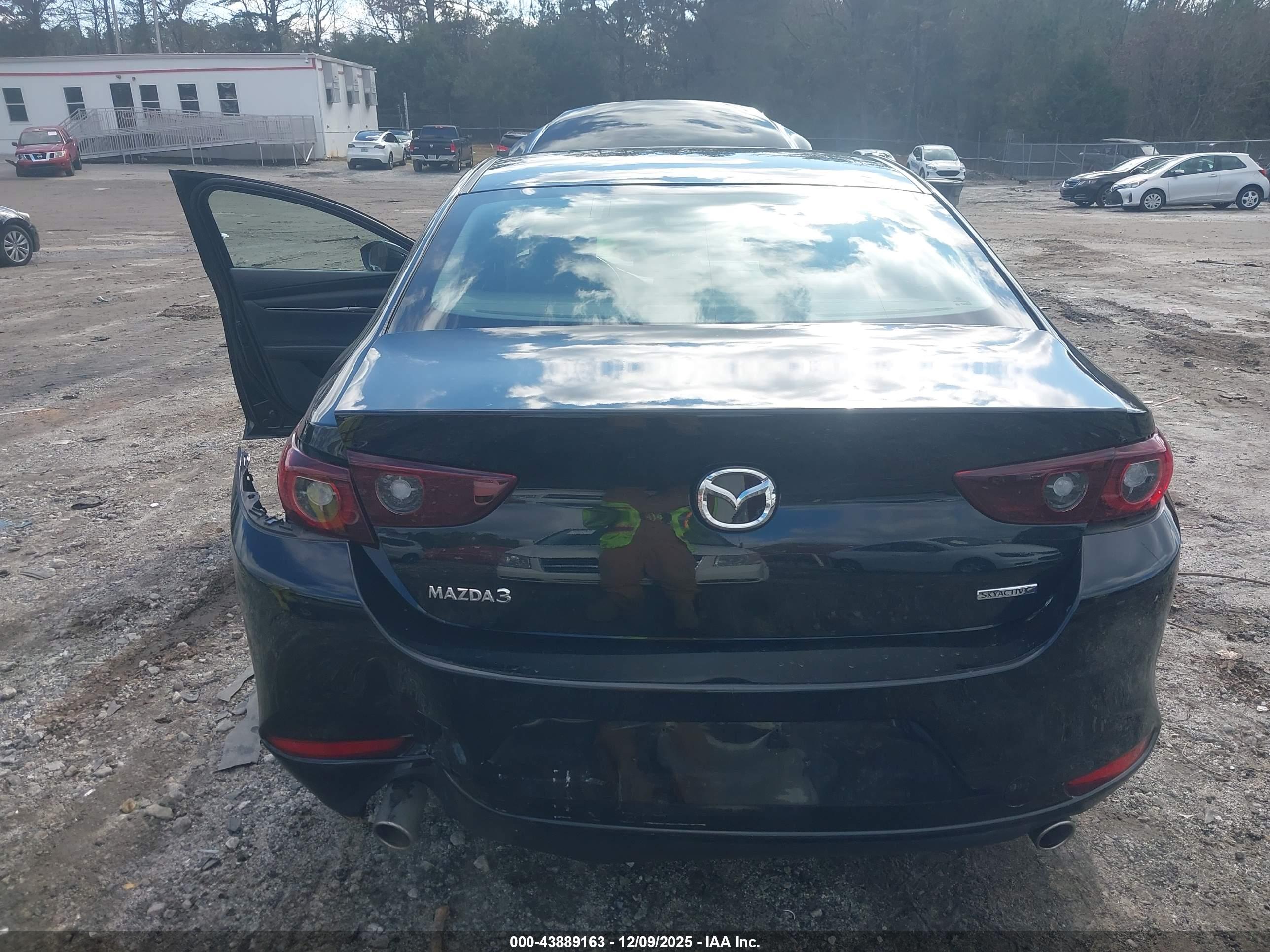 MAZDA MAZDA3 image 6