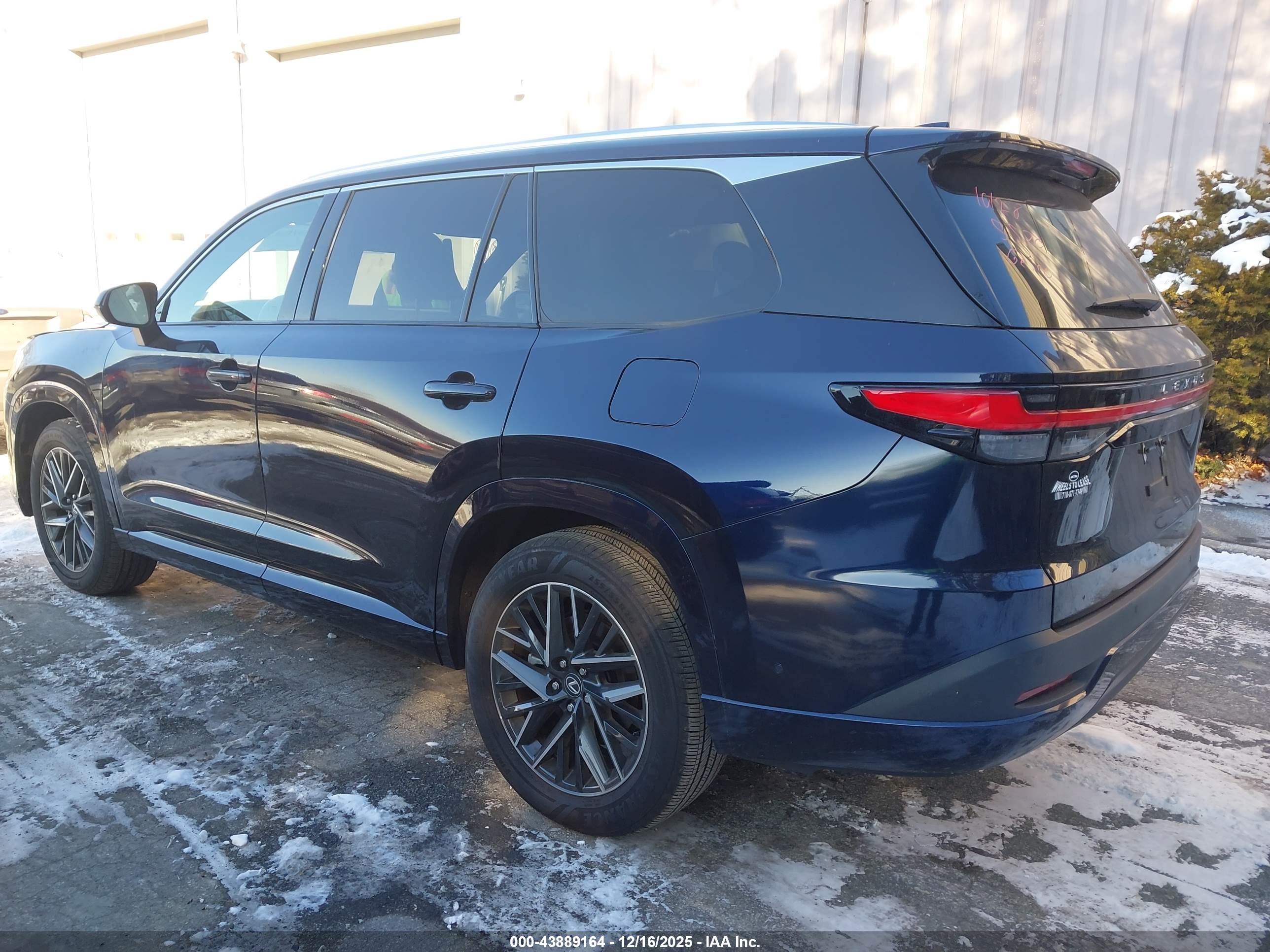 LEXUS TX image 3