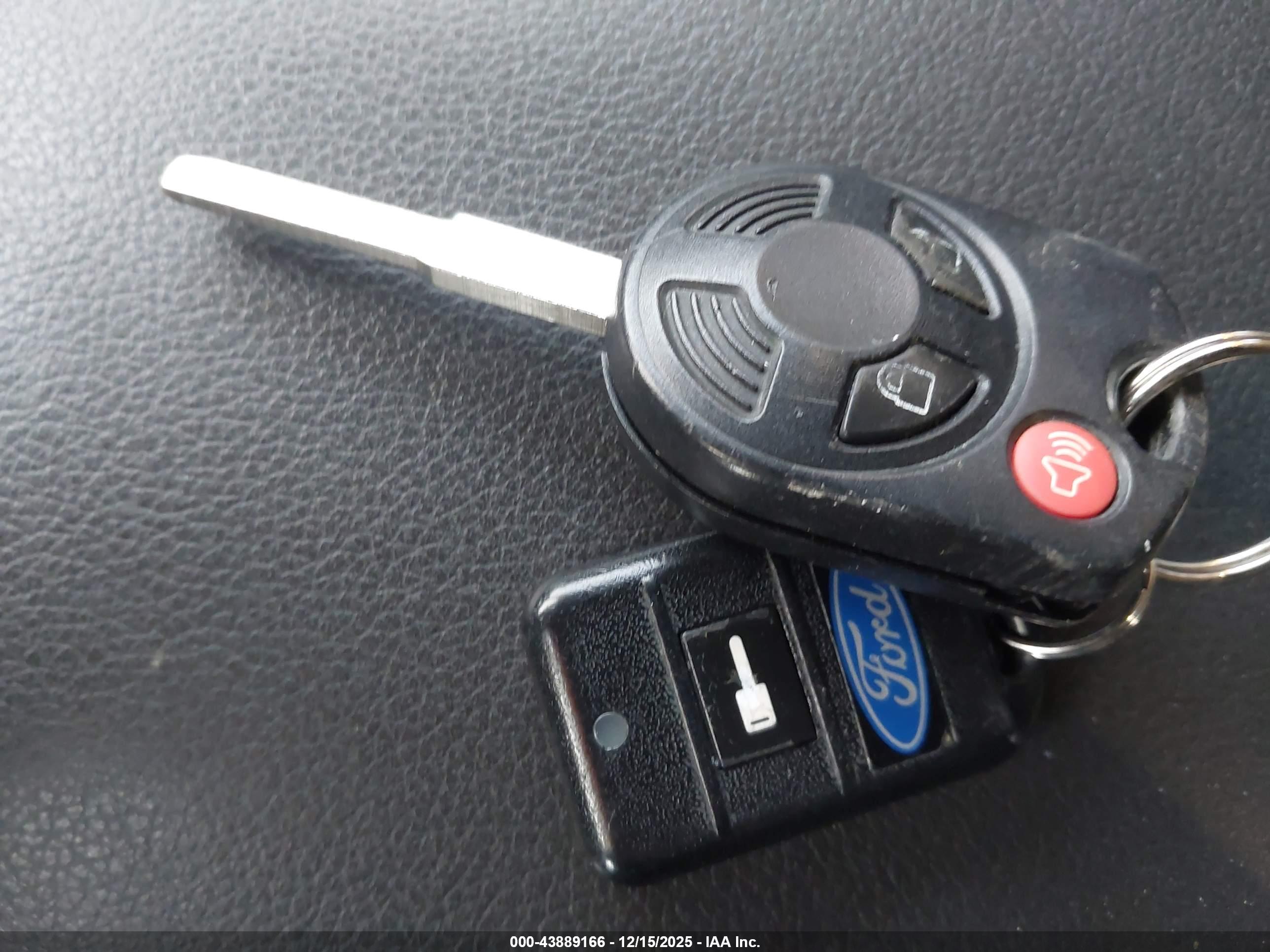 FORD ESCAPE image 11