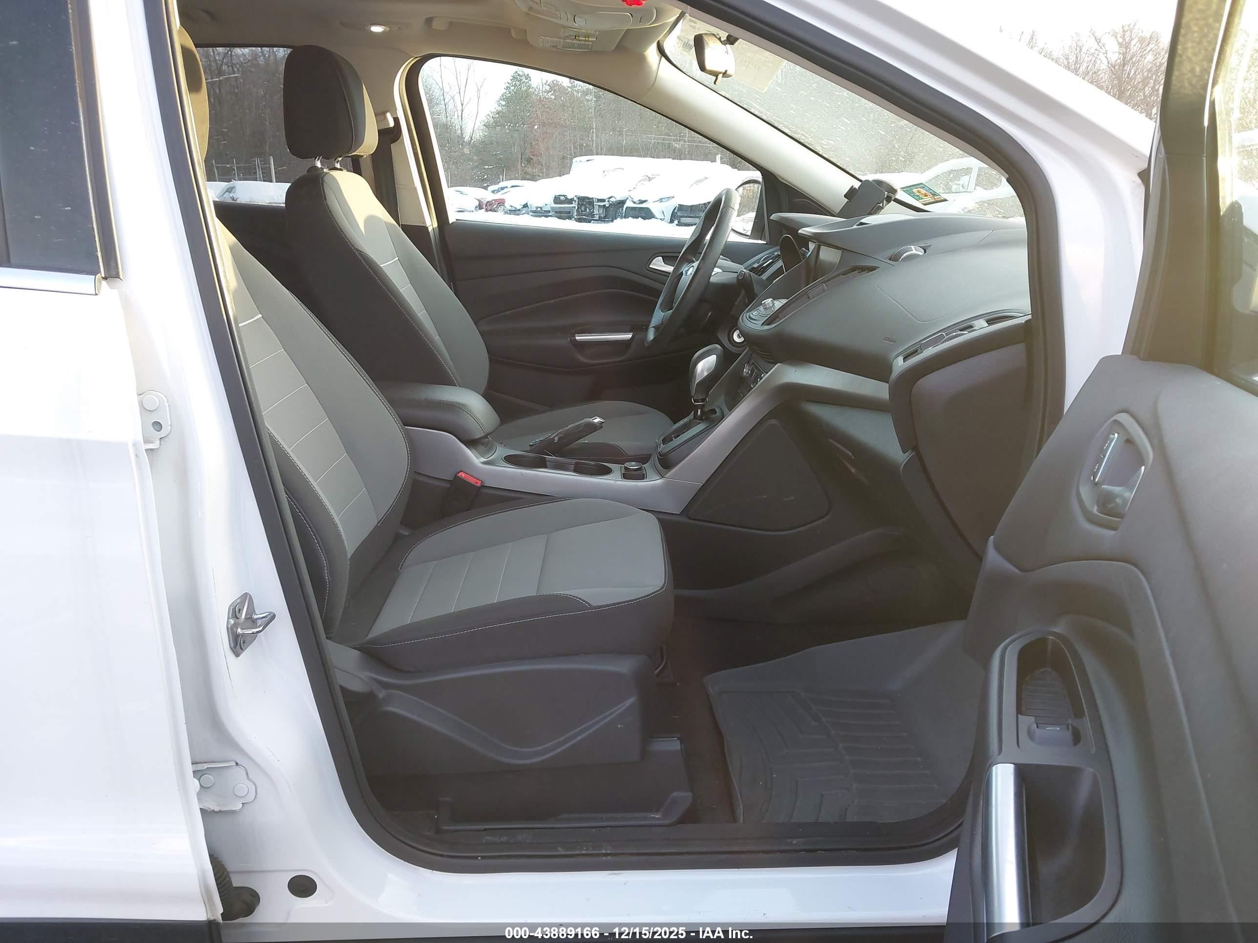 FORD ESCAPE image 5