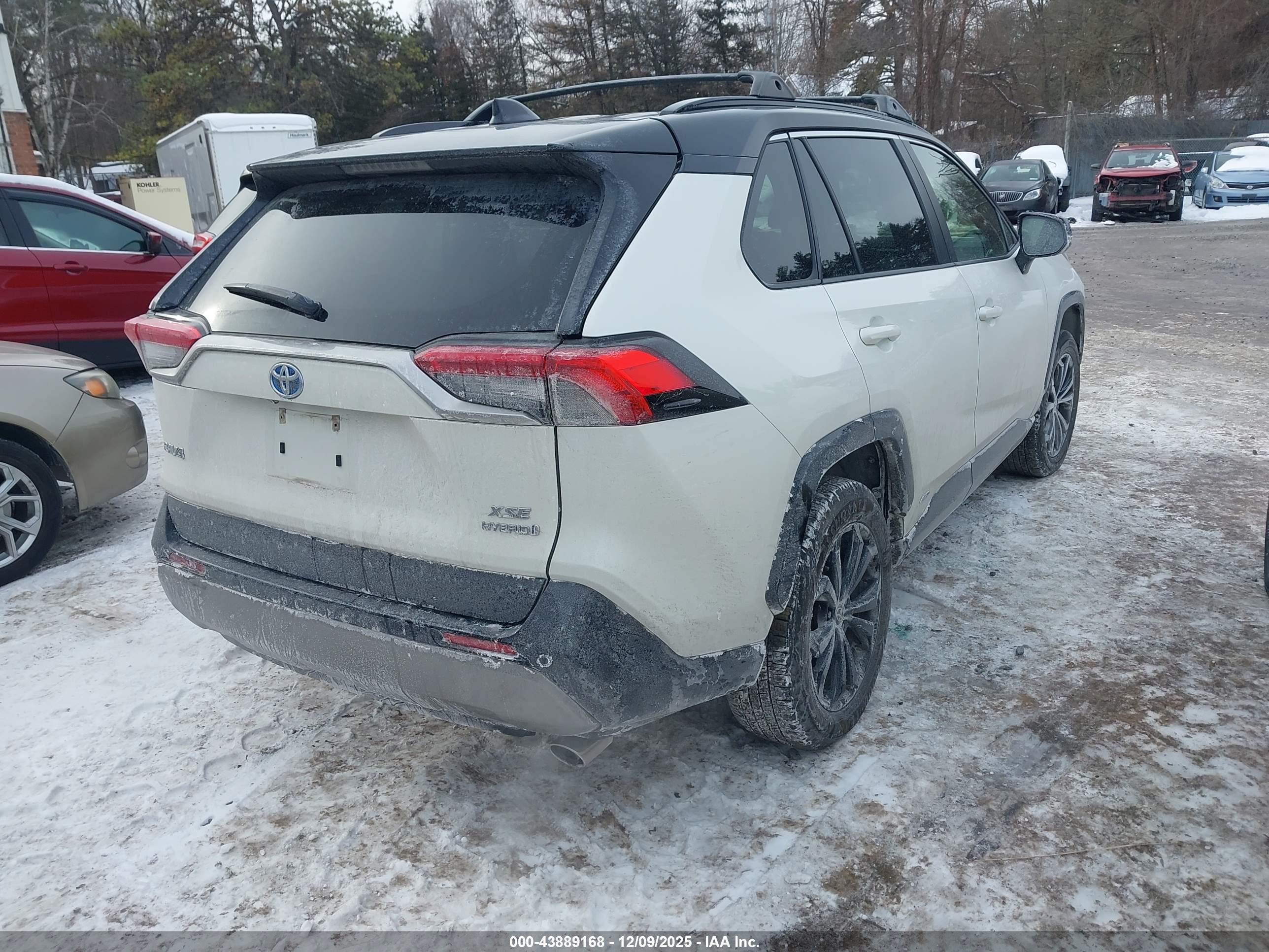 TOYOTA RAV4 image 4
