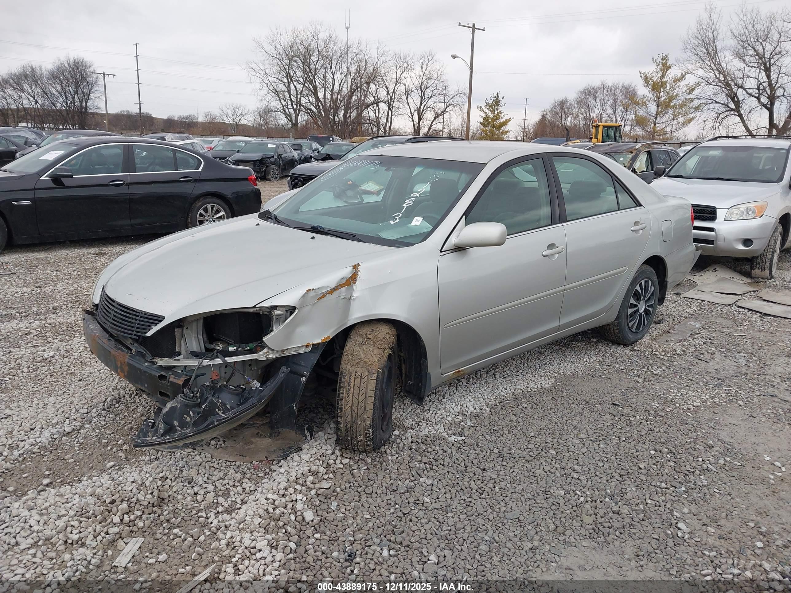 TOYOTA CAMRY image 2