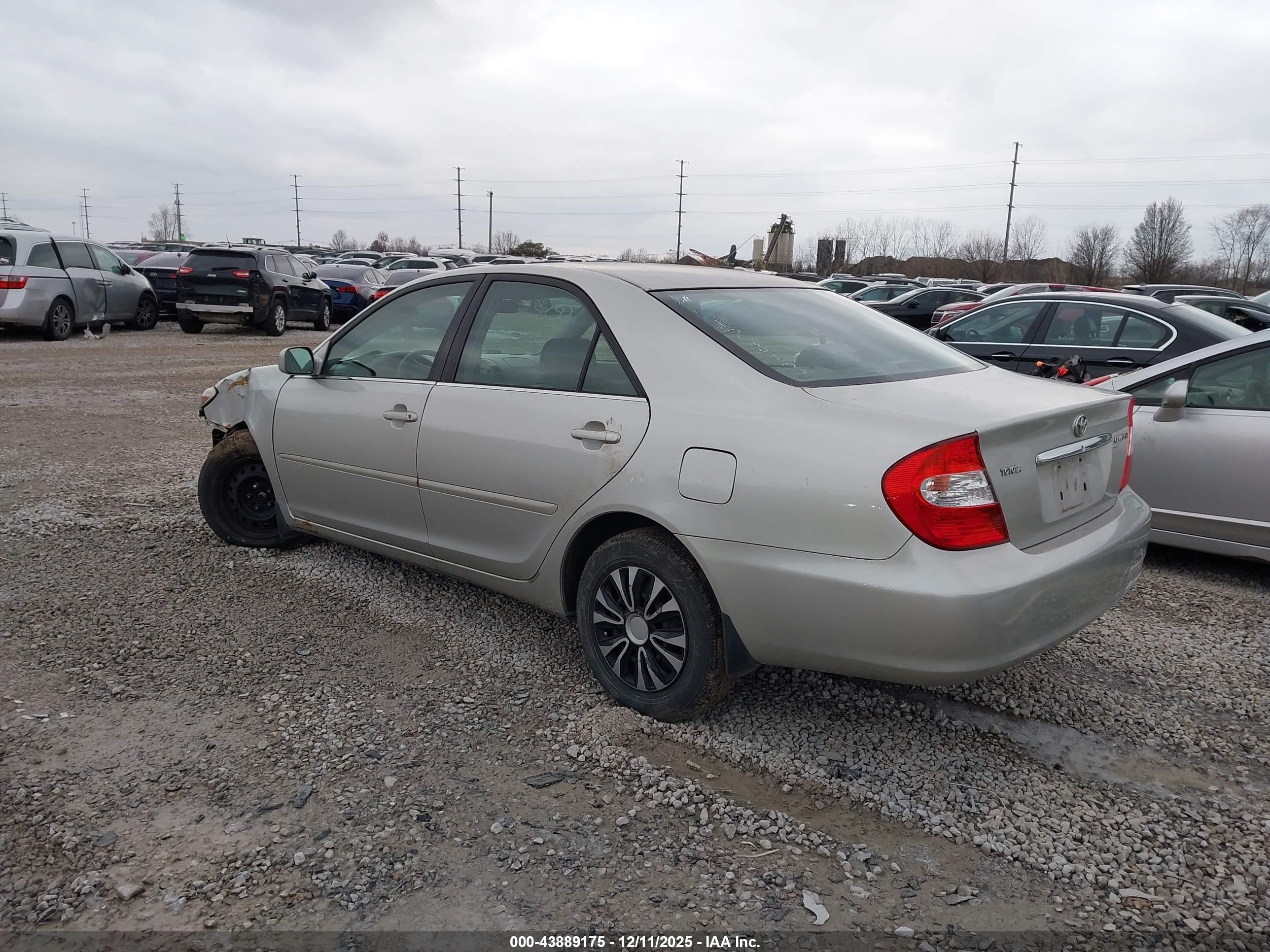 TOYOTA CAMRY image 3