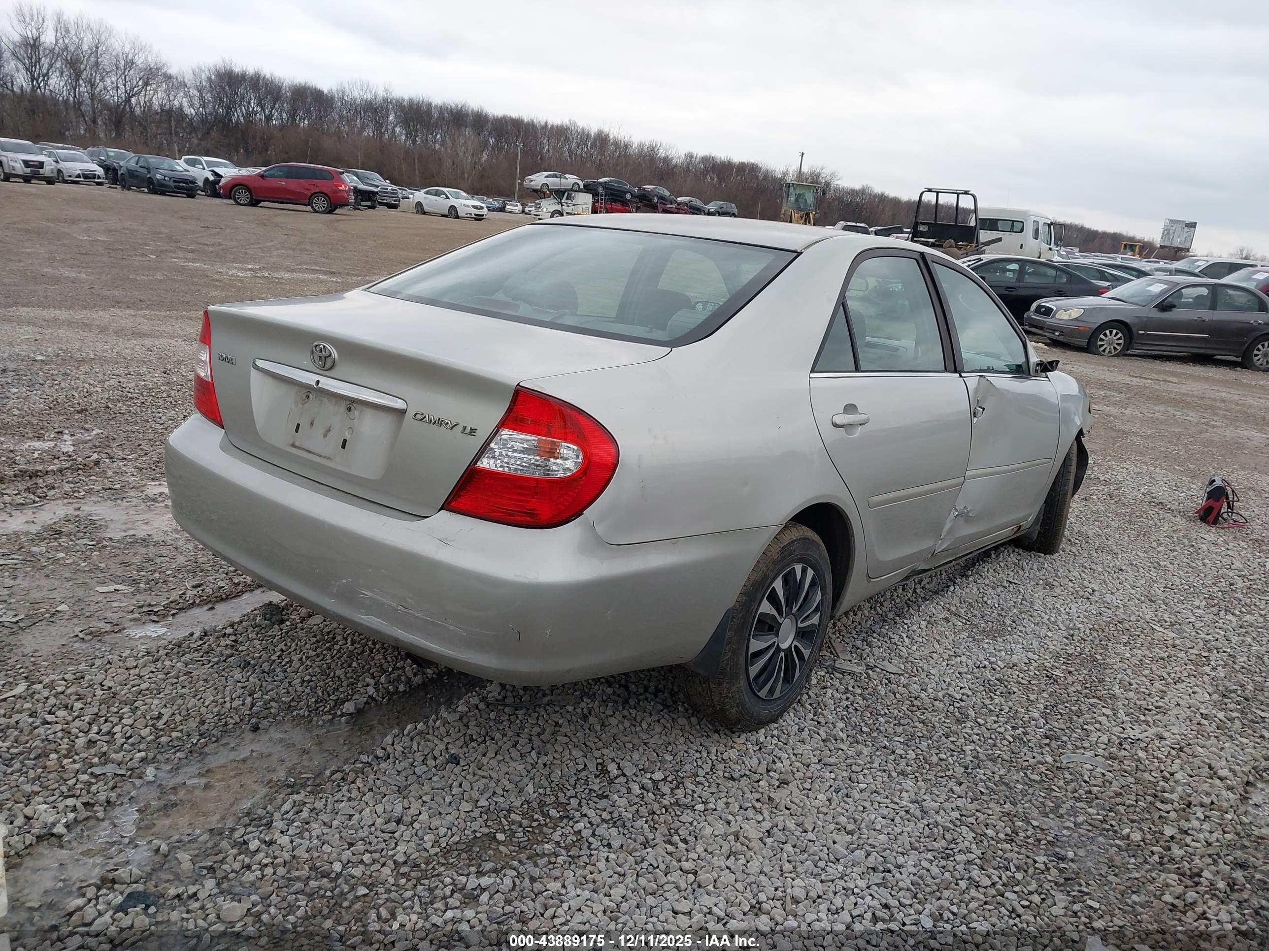 TOYOTA CAMRY image 4
