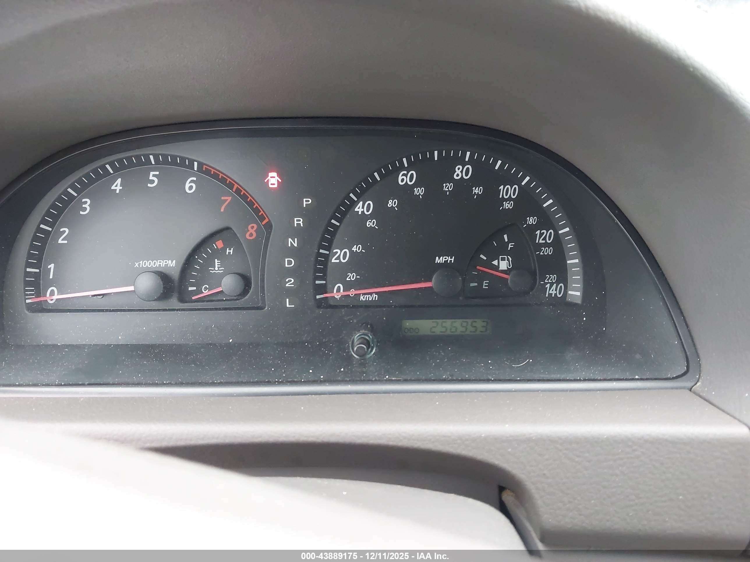 TOYOTA CAMRY image 7
