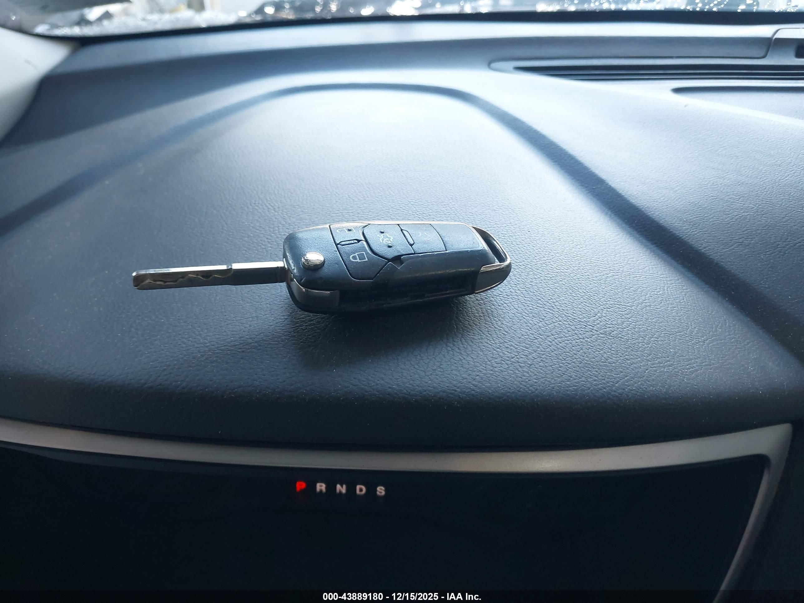 FORD FUSION image 11