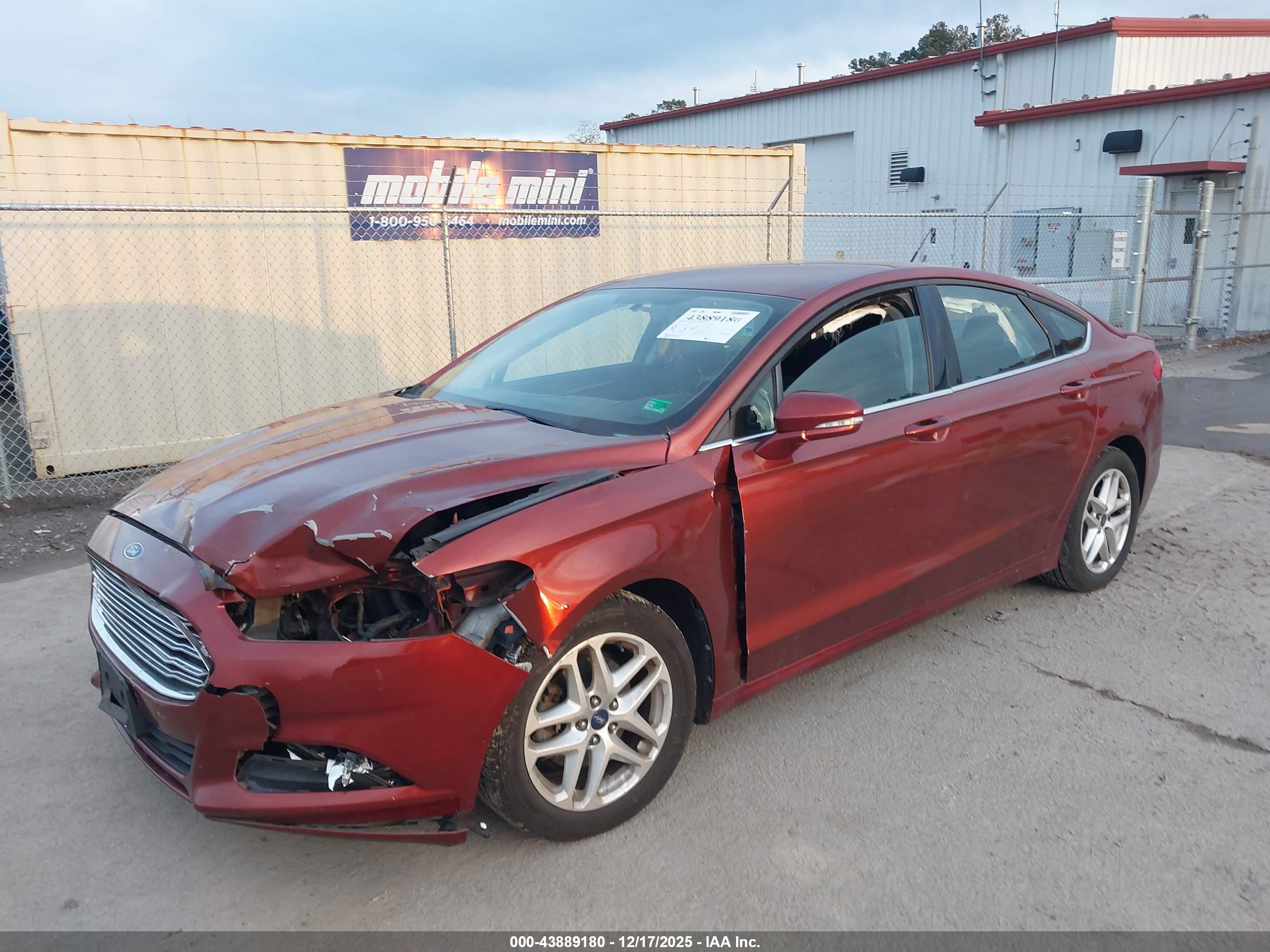 FORD FUSION image 6