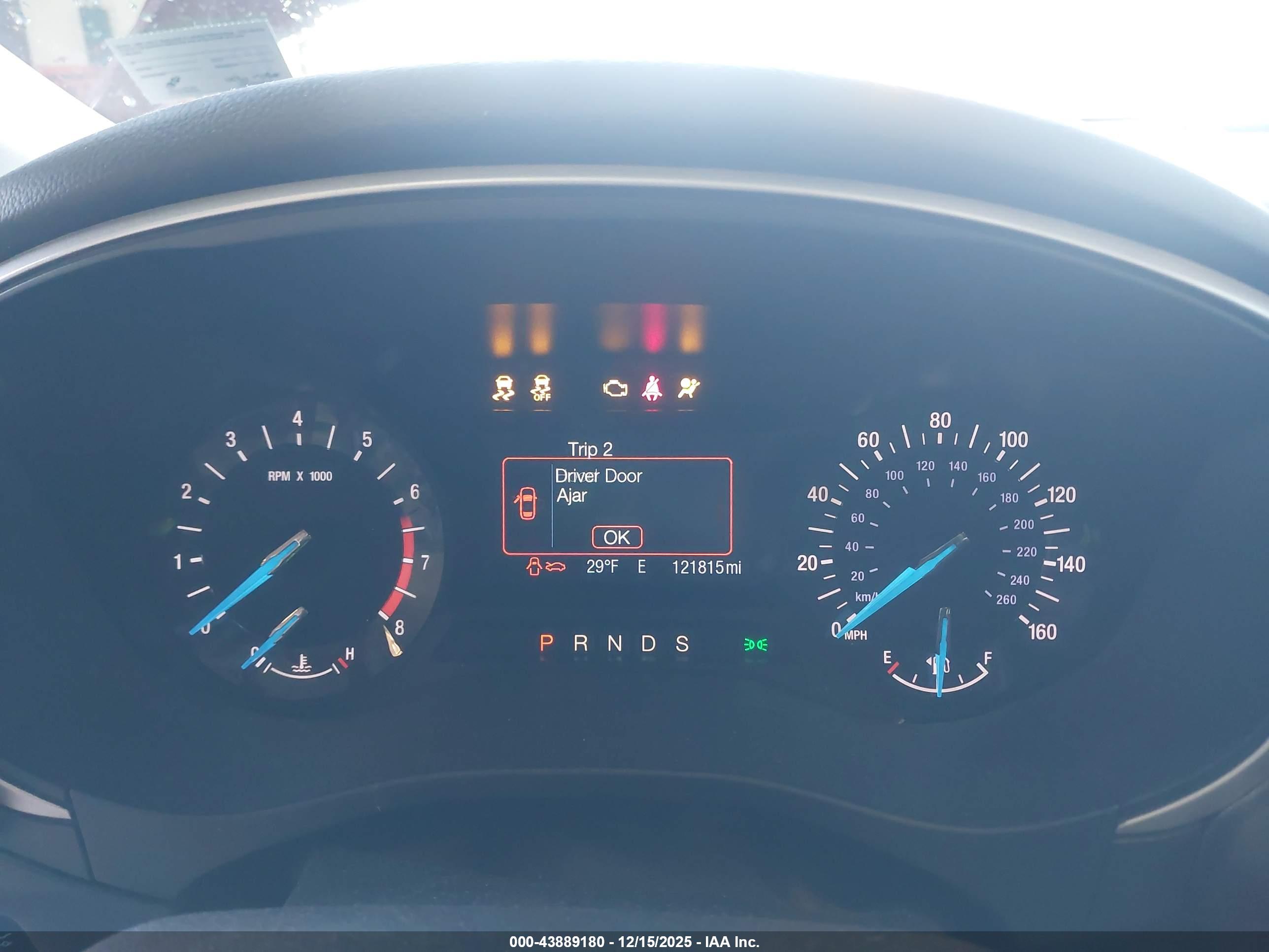FORD FUSION image 7
