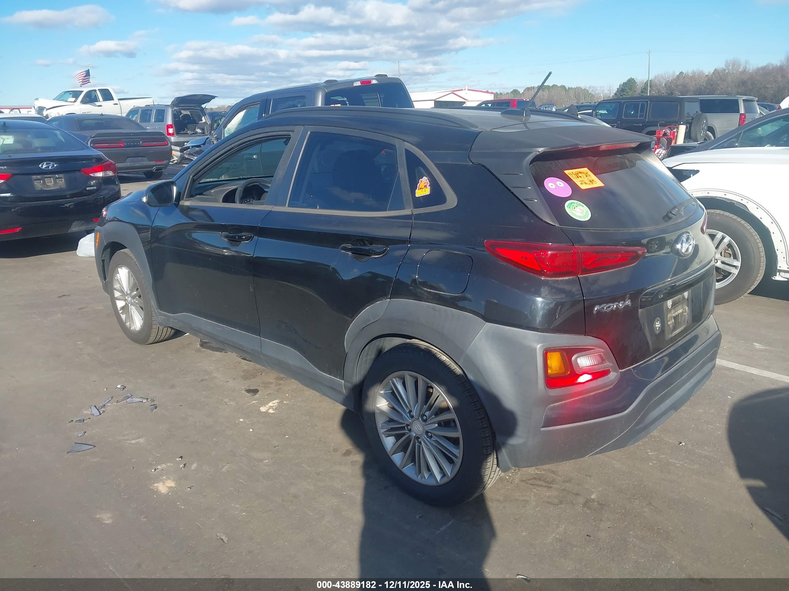 HYUNDAI KONA image 3