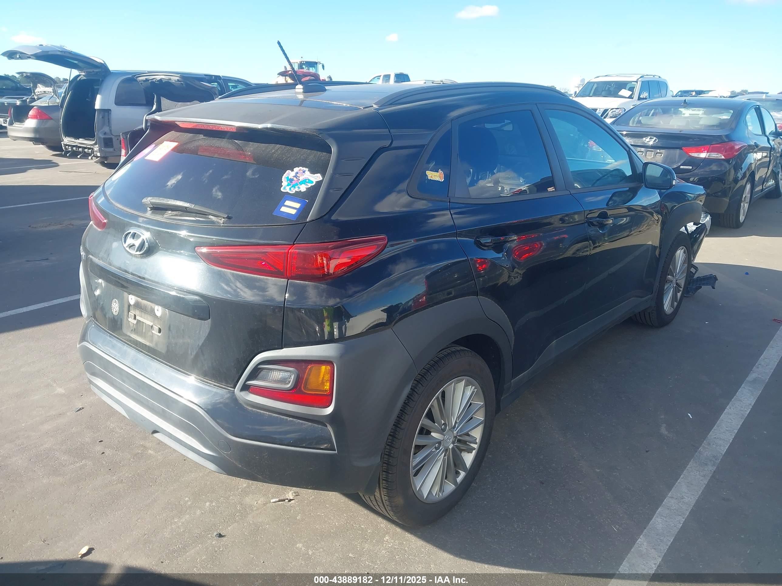 HYUNDAI KONA image 4