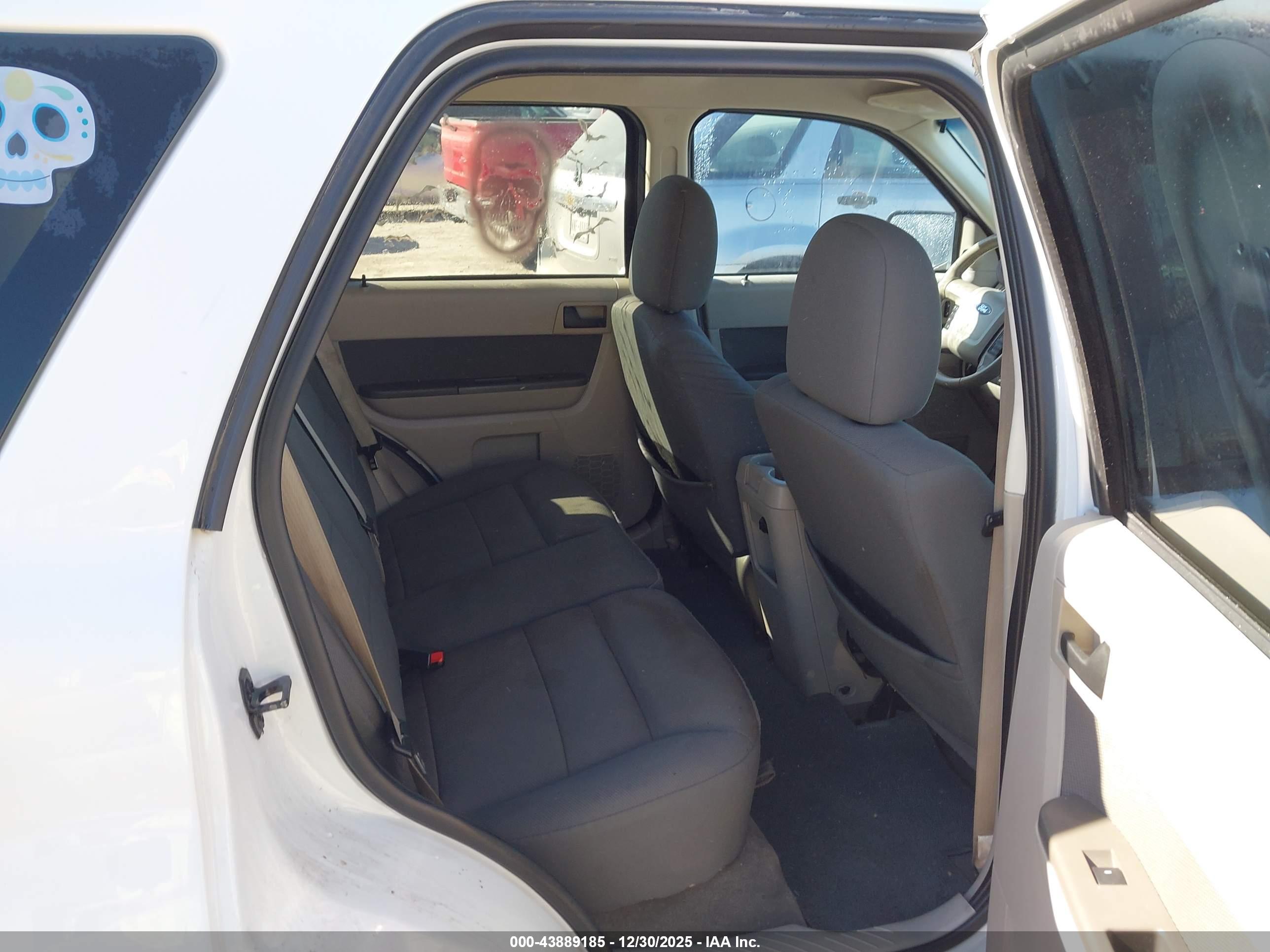 FORD ESCAPE image 8