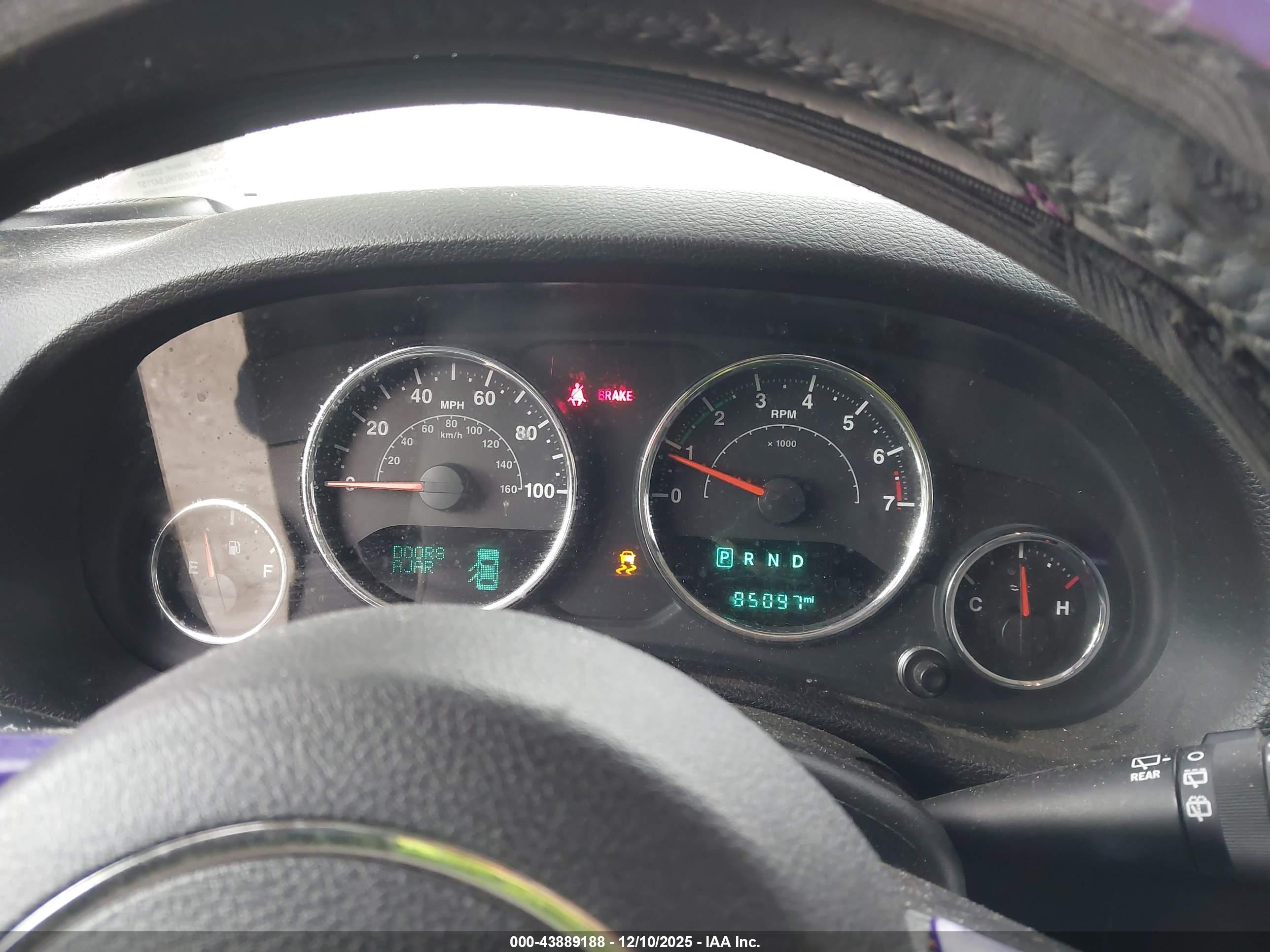 JEEP WRANGLER image 7