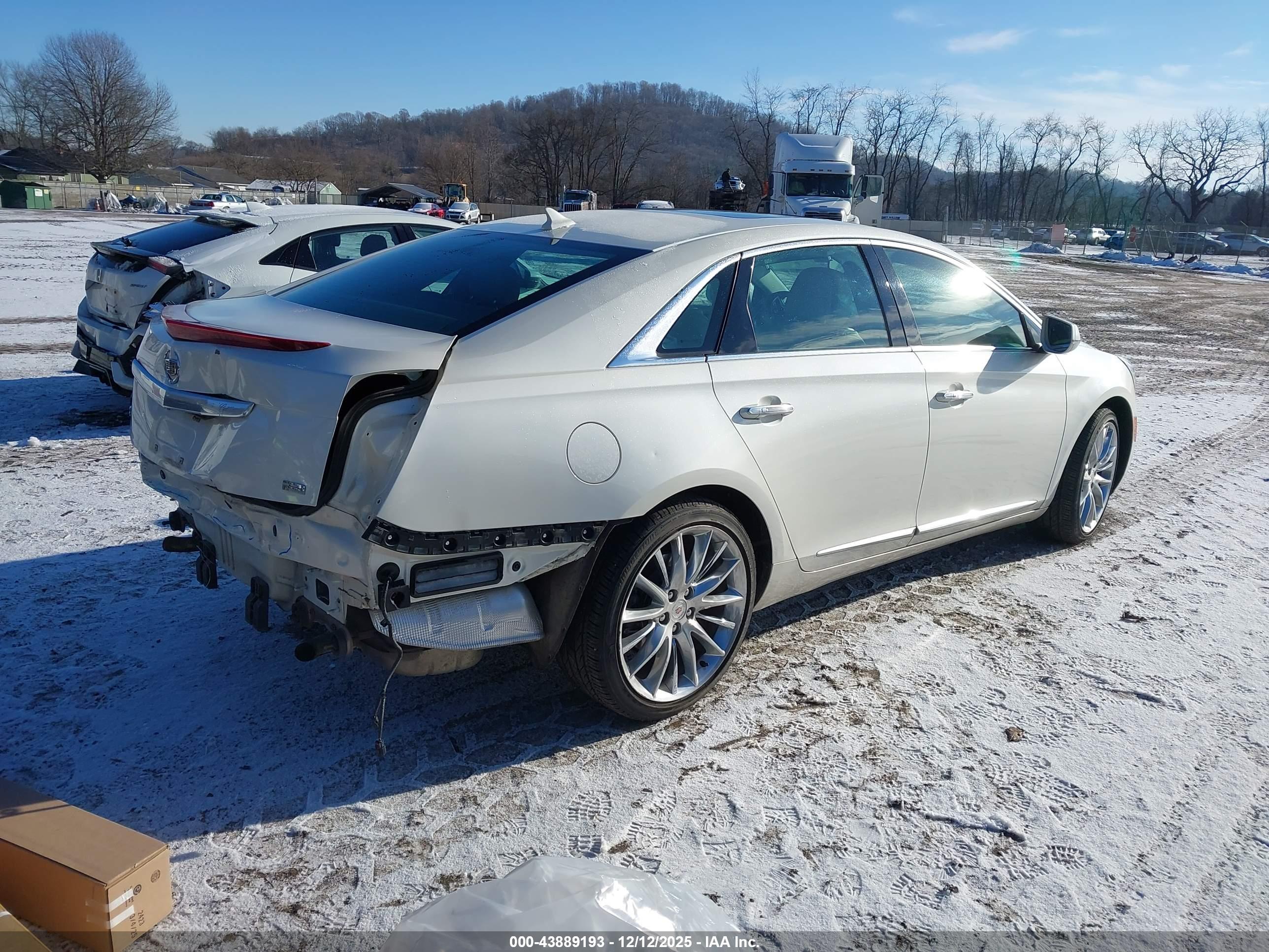 CADILLAC XTS image 4