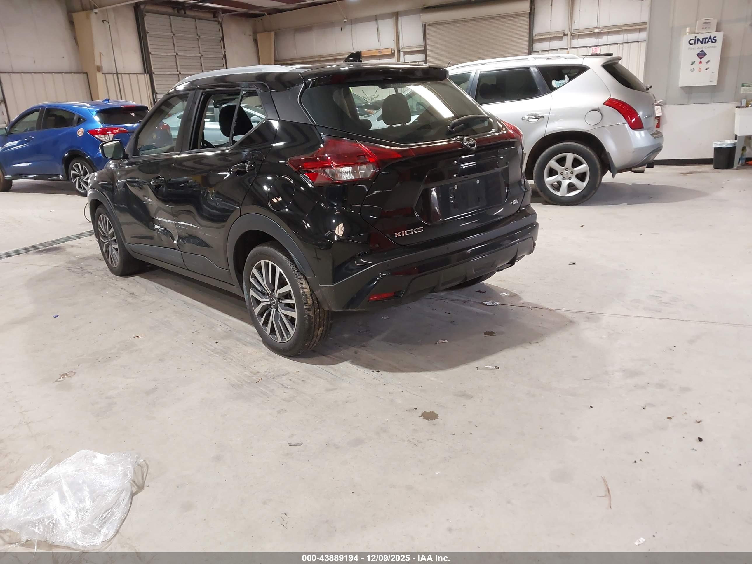 NISSAN KICKS image 3