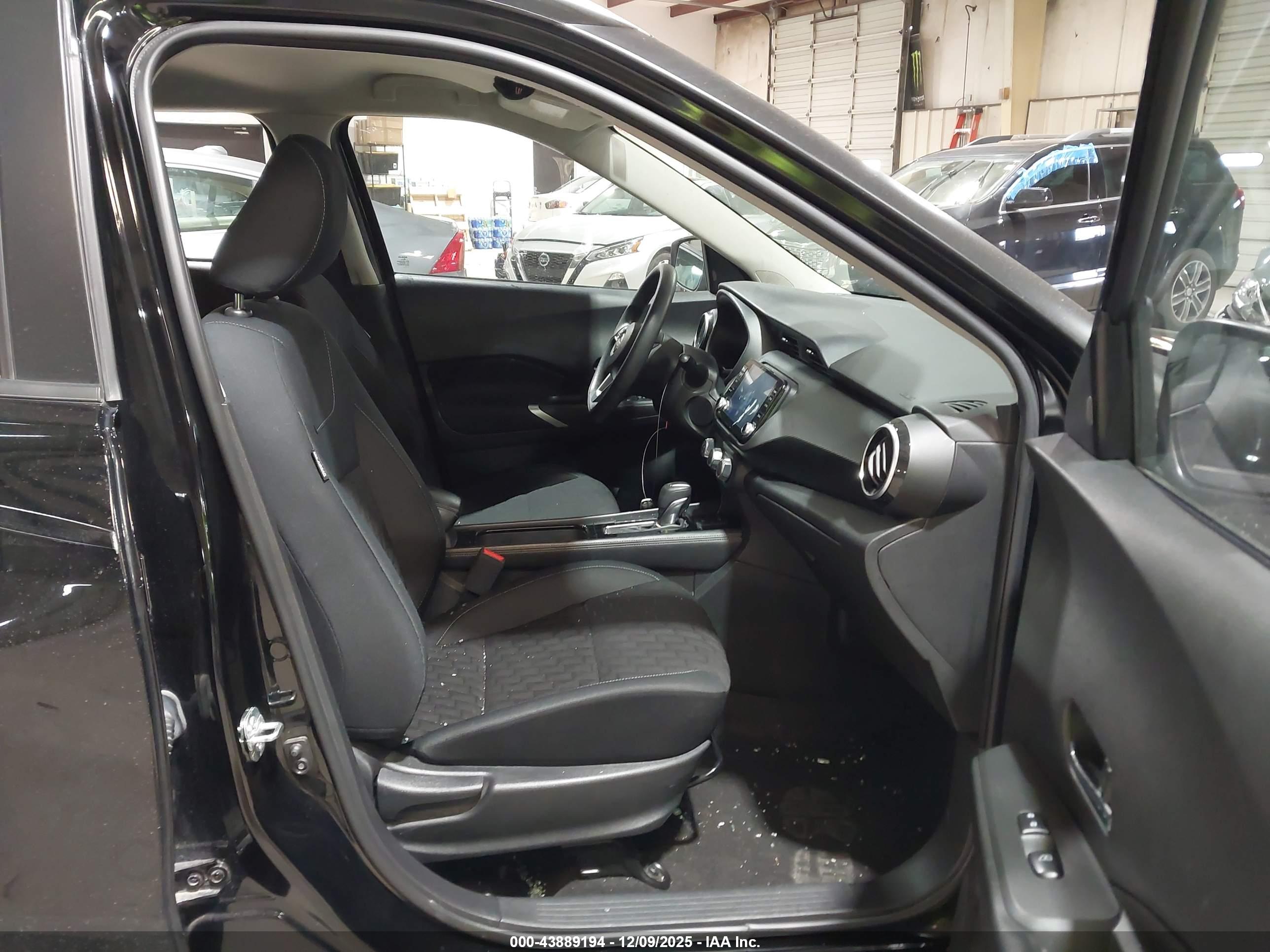 NISSAN KICKS image 5