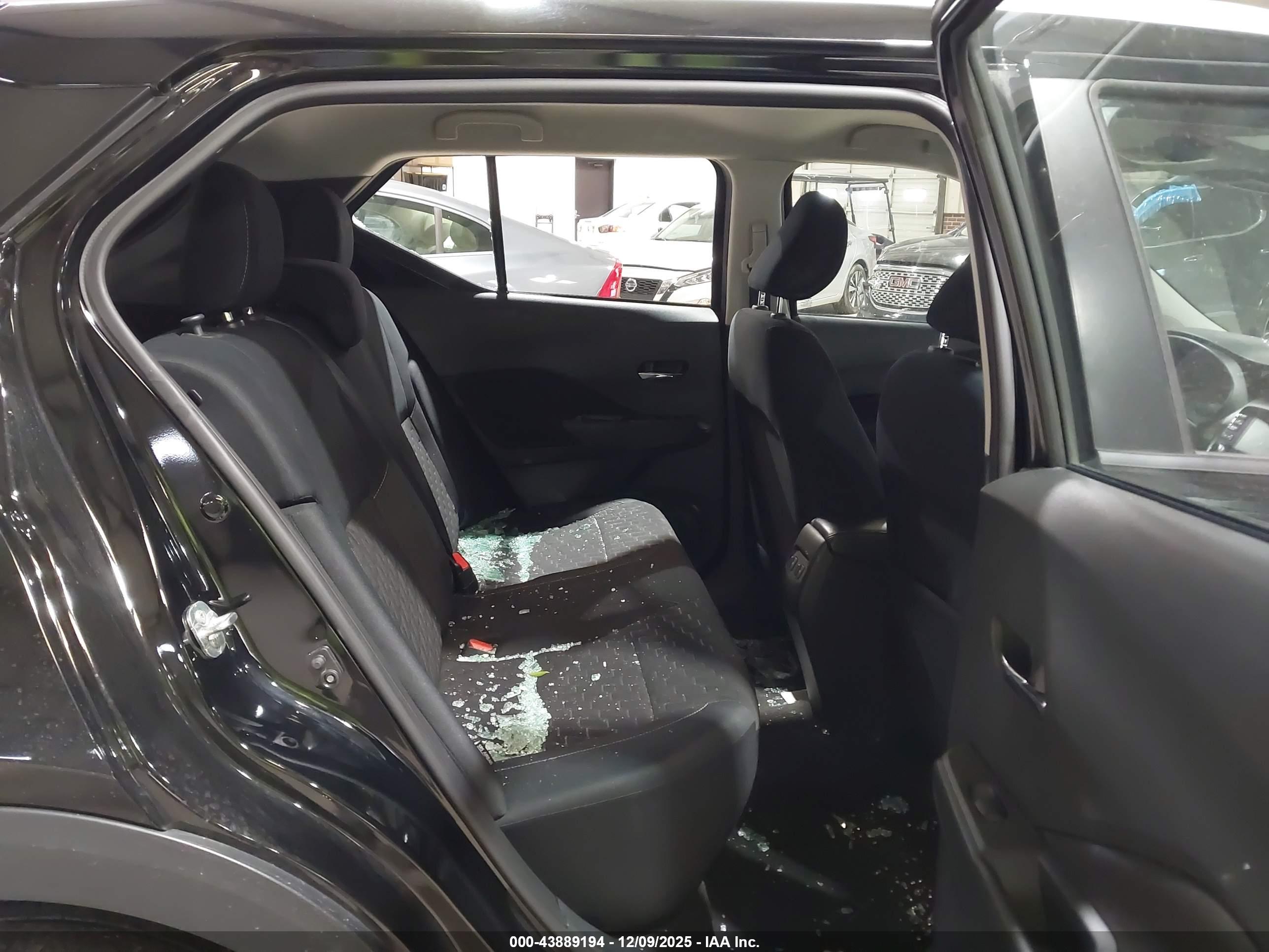NISSAN KICKS image 8