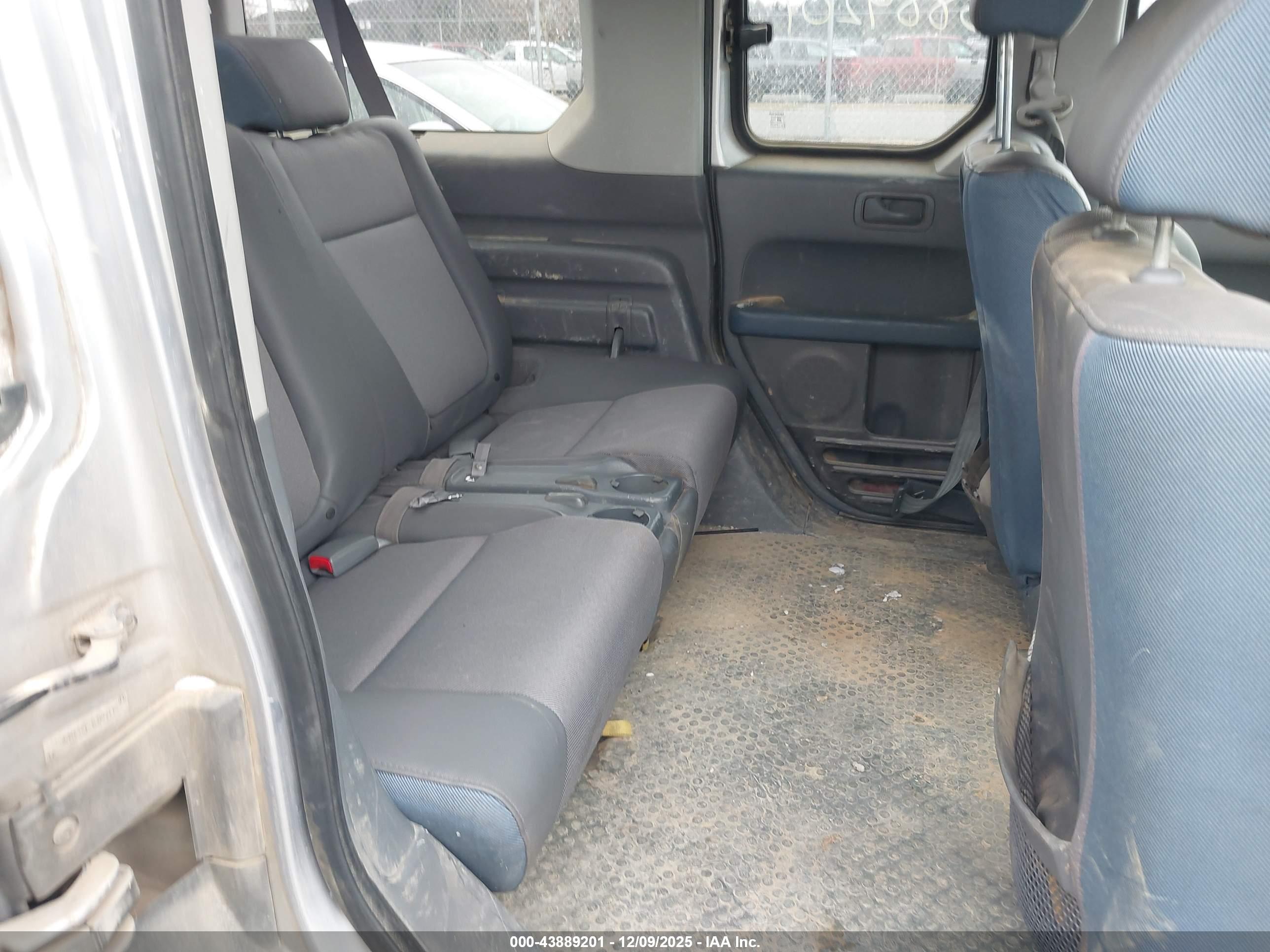 HONDA ELEMENT image 8