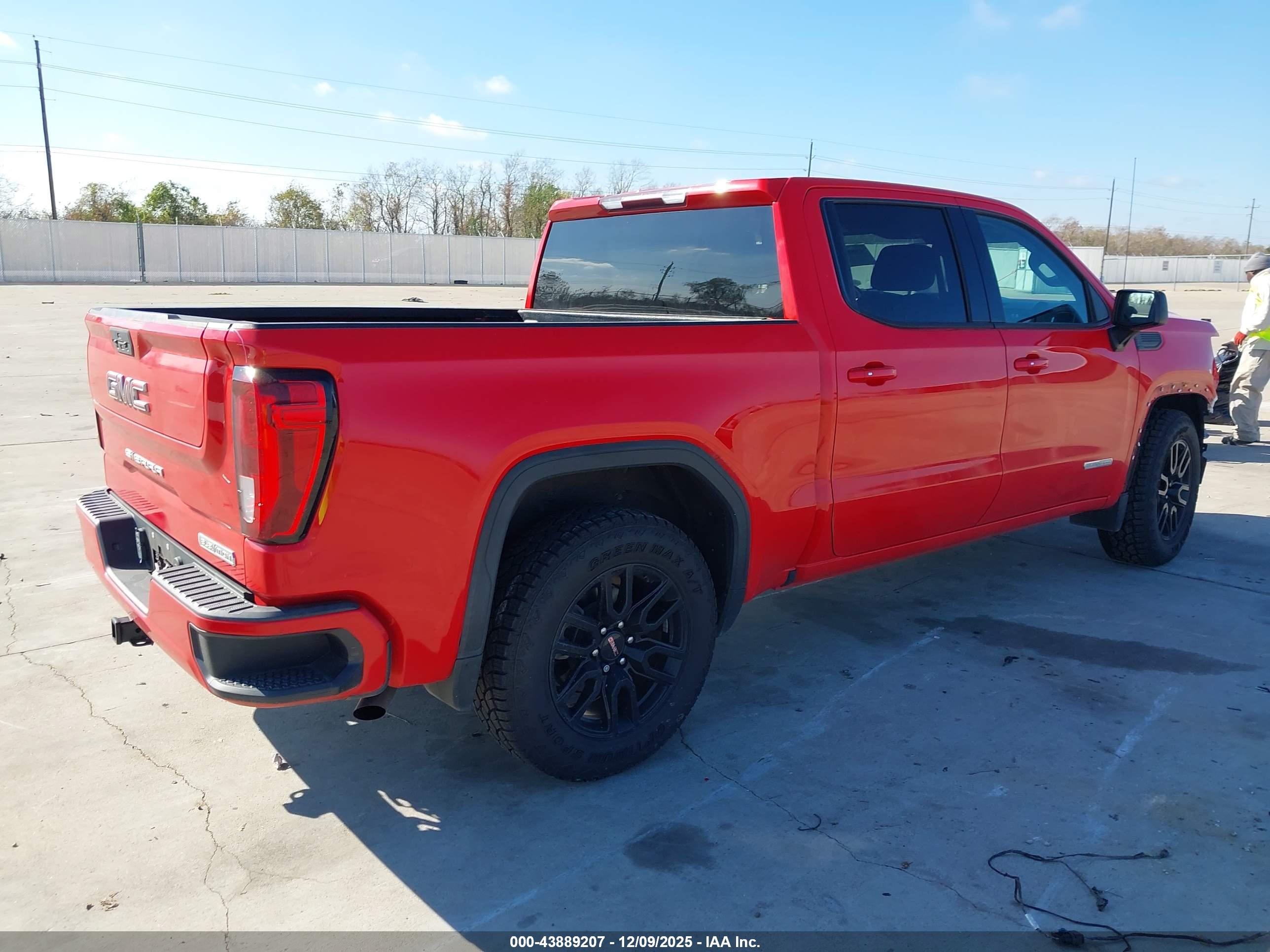 GMC SIERRA image 4