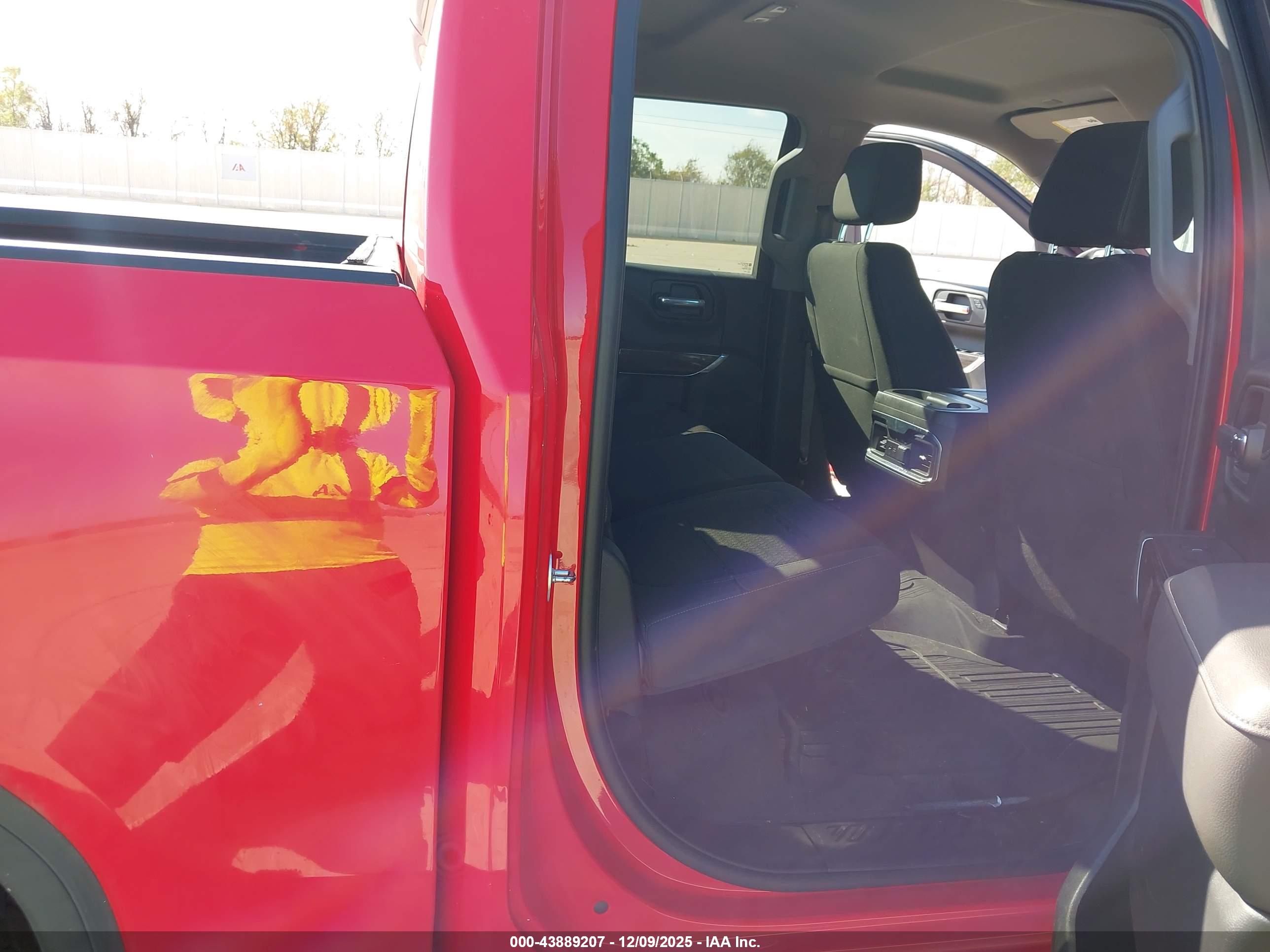 GMC SIERRA image 8
