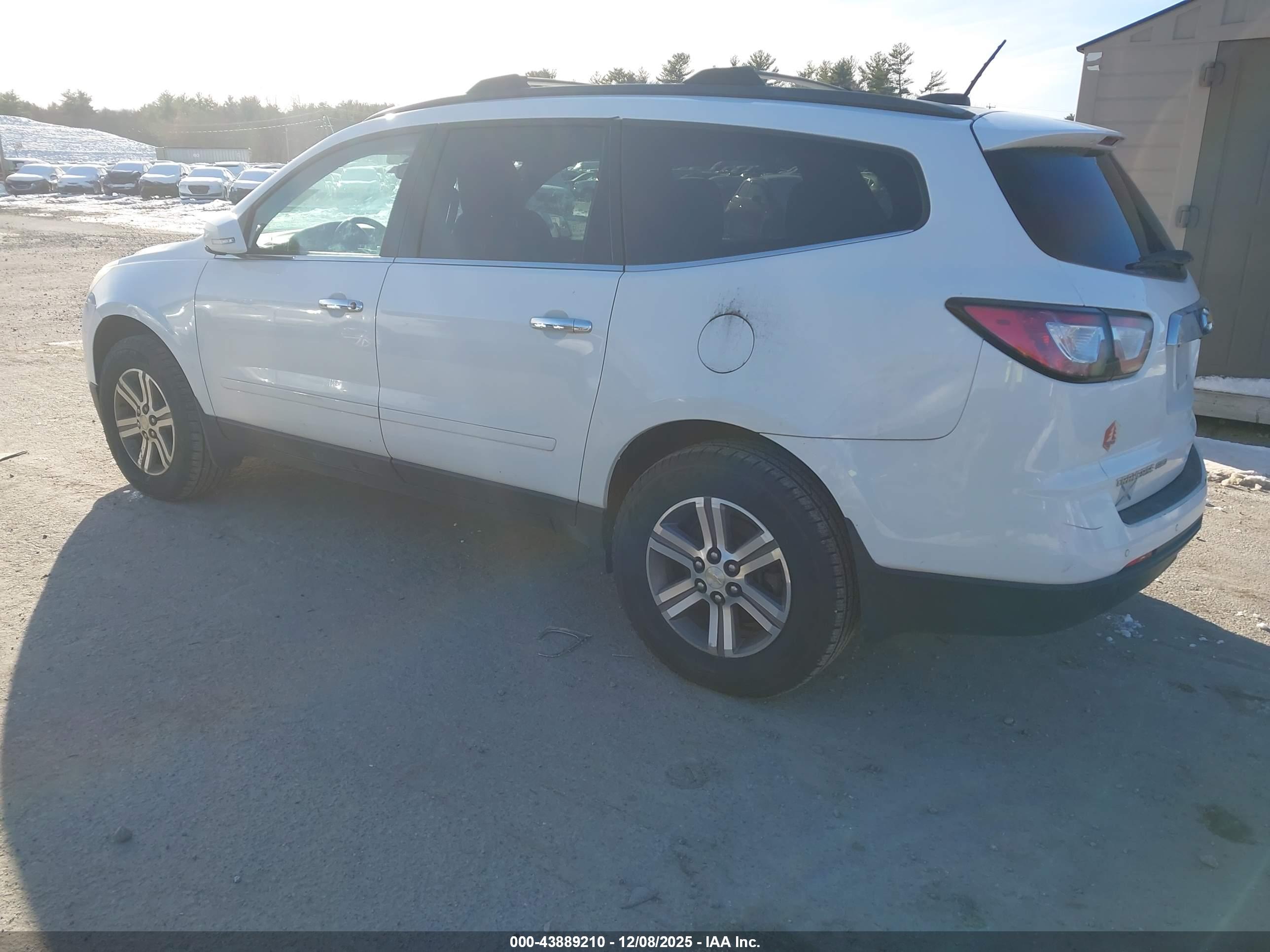 CHEVROLET TRAVERSE image 3