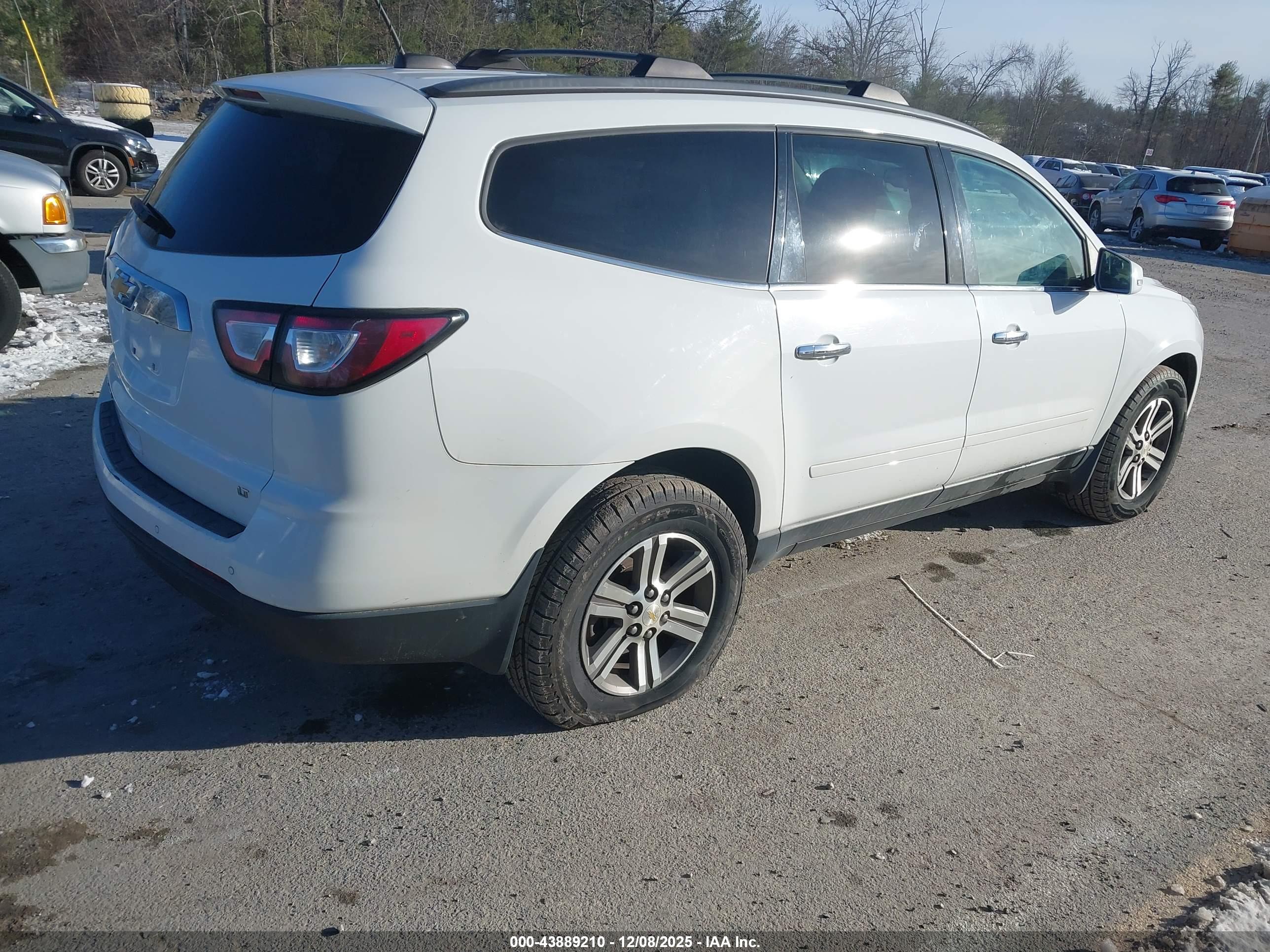 CHEVROLET TRAVERSE image 4