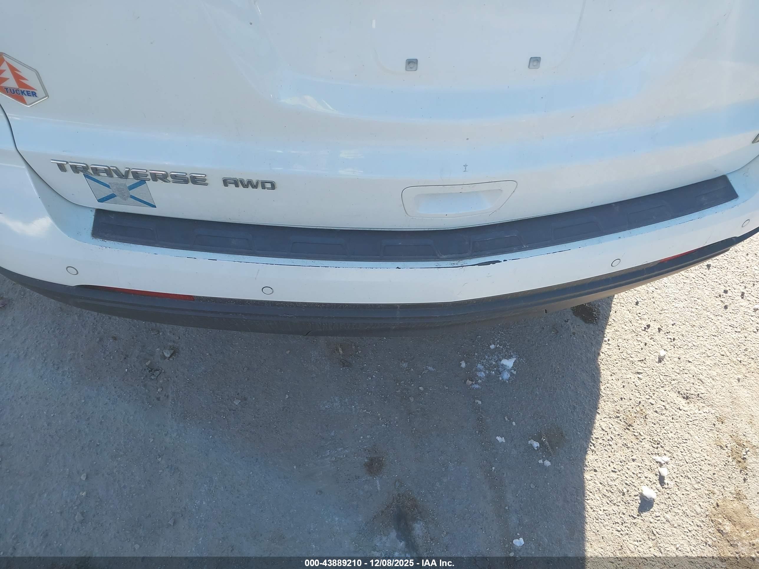 CHEVROLET TRAVERSE image 6