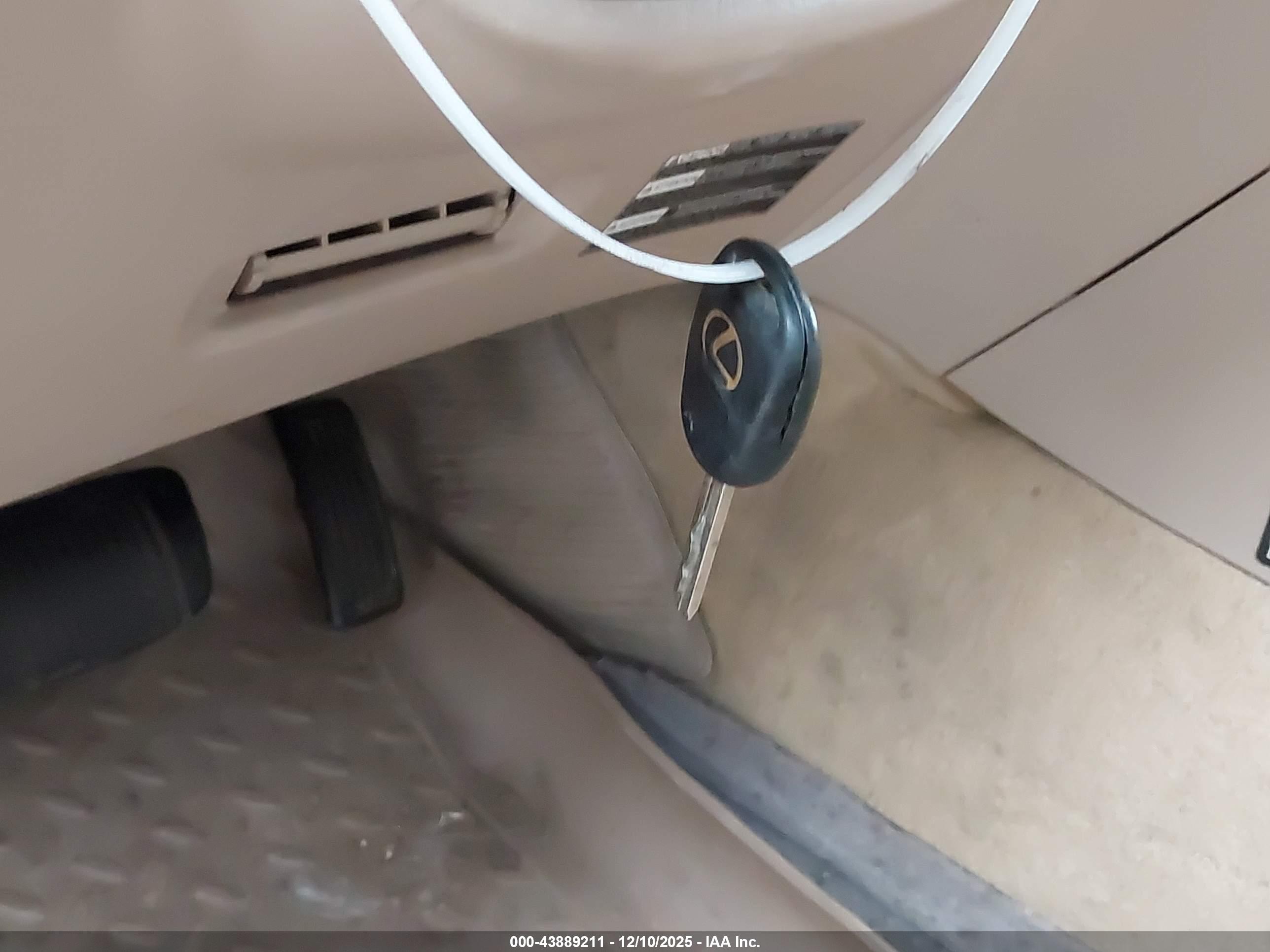 LEXUS LX image 11
