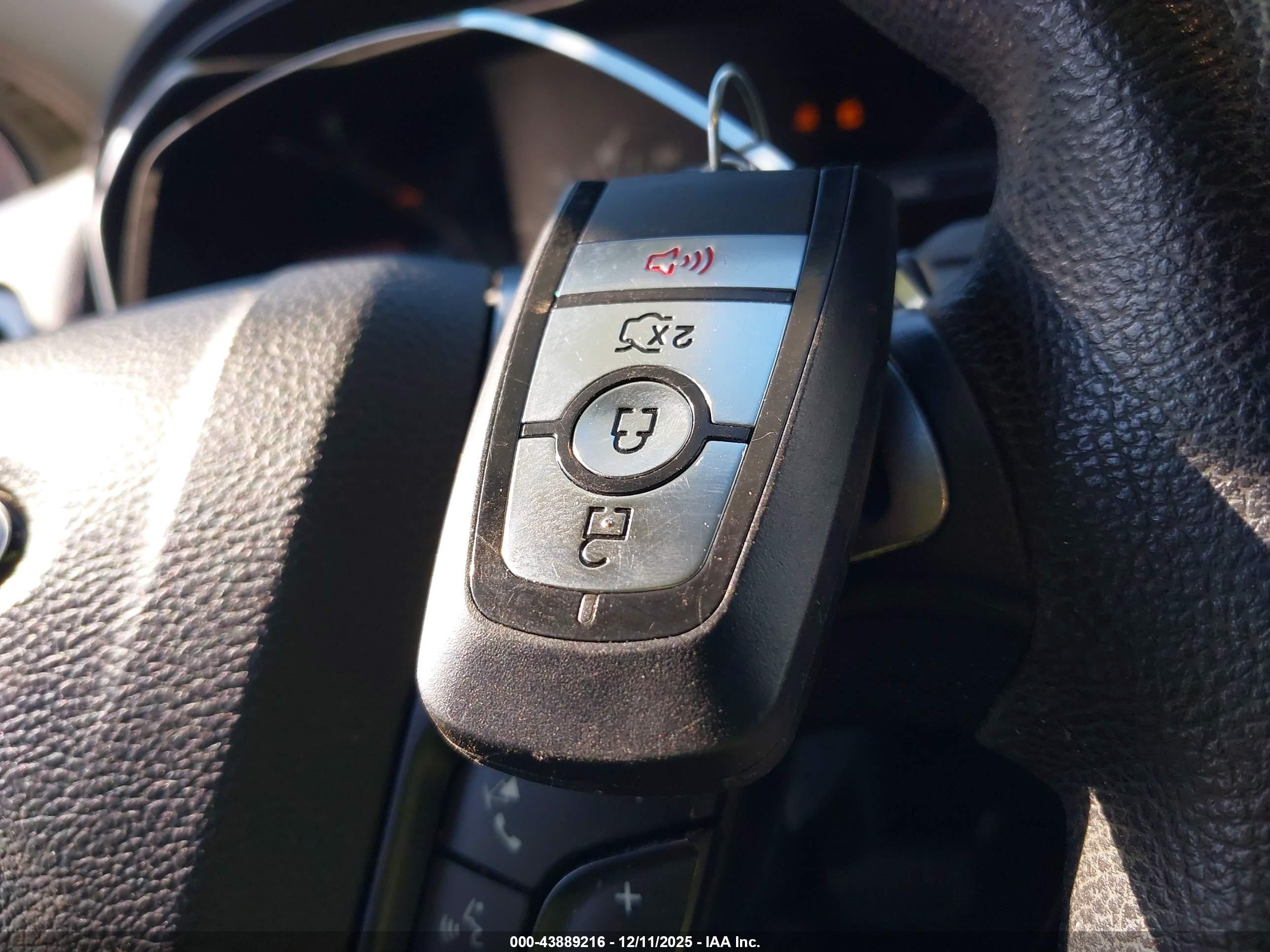 FORD FUSION image 11