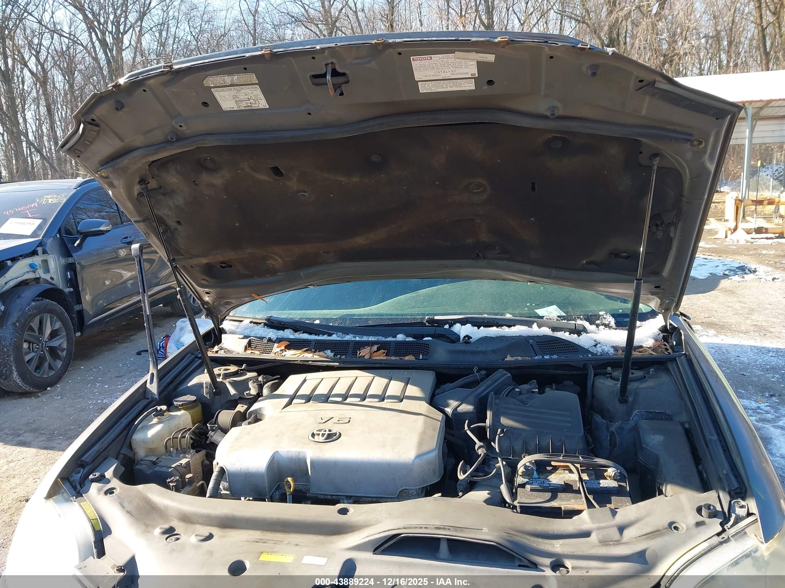 TOYOTA AVALON image 10