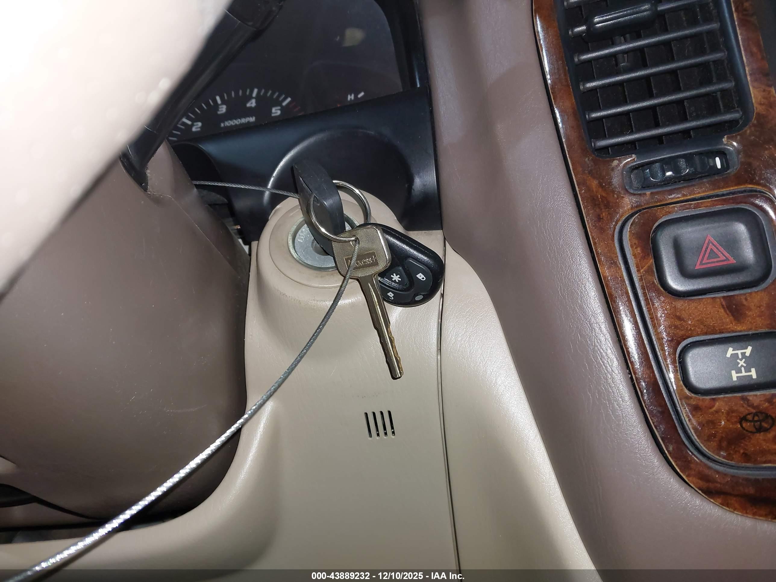 TOYOTA LAND image 11
