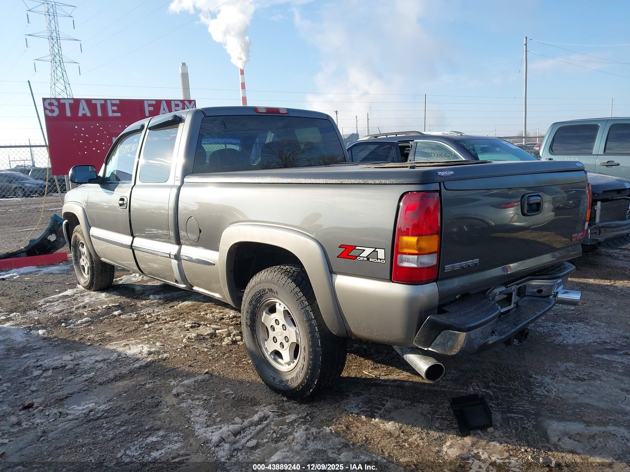 GMC SIERRA image 3