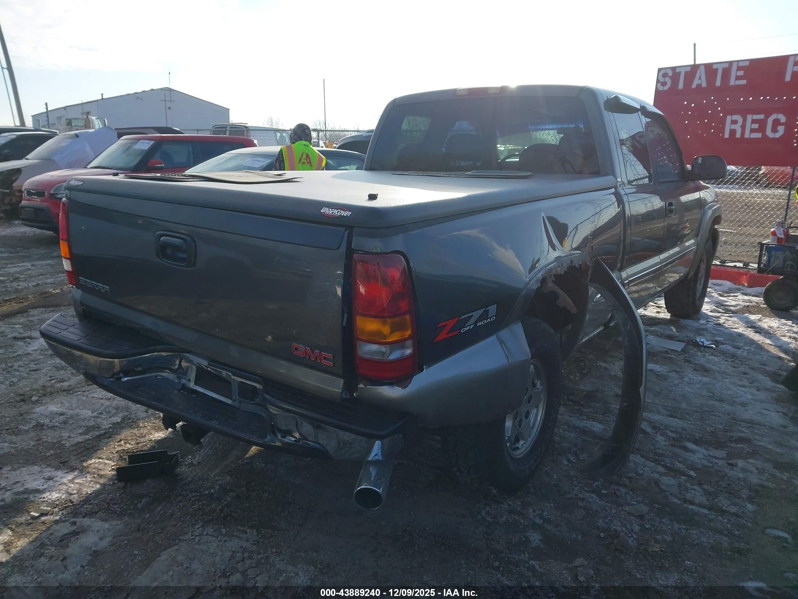 GMC SIERRA image 4